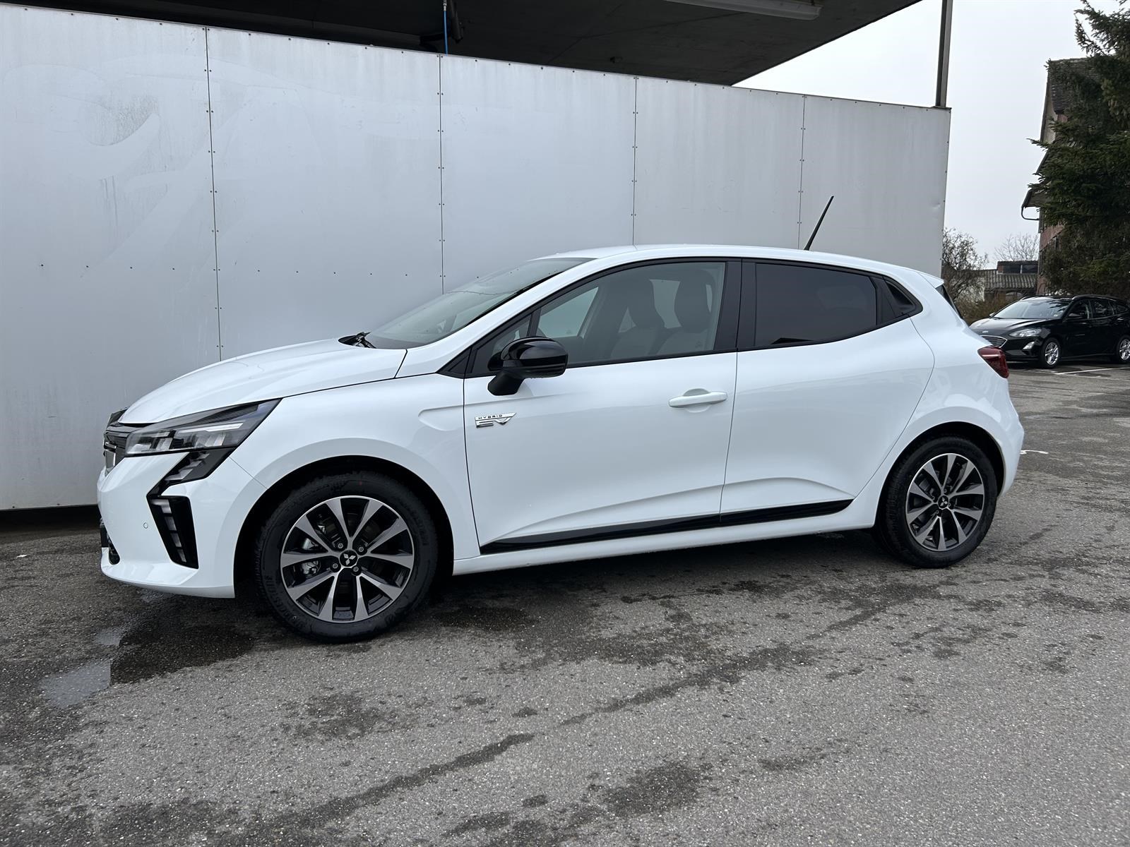 MITSUBISHI Colt 1.6 HEV Invite+-showroom-element-2