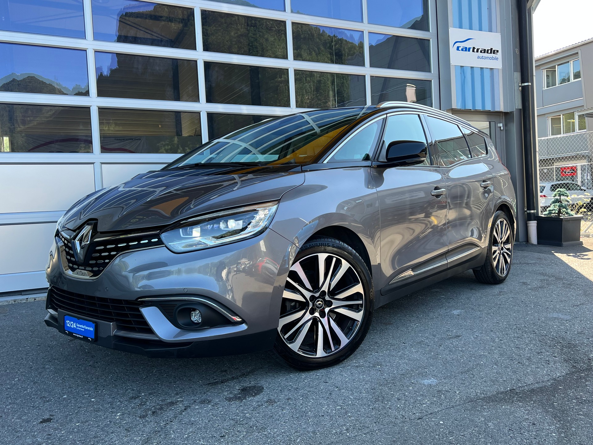 RENAULT Grand Scénic 1.6 dCi Initiale Paris *** 7 Sitze * Panoramadach* Head-up-Display * Assistenten-Paket * Garantie bis 12.2026 ***