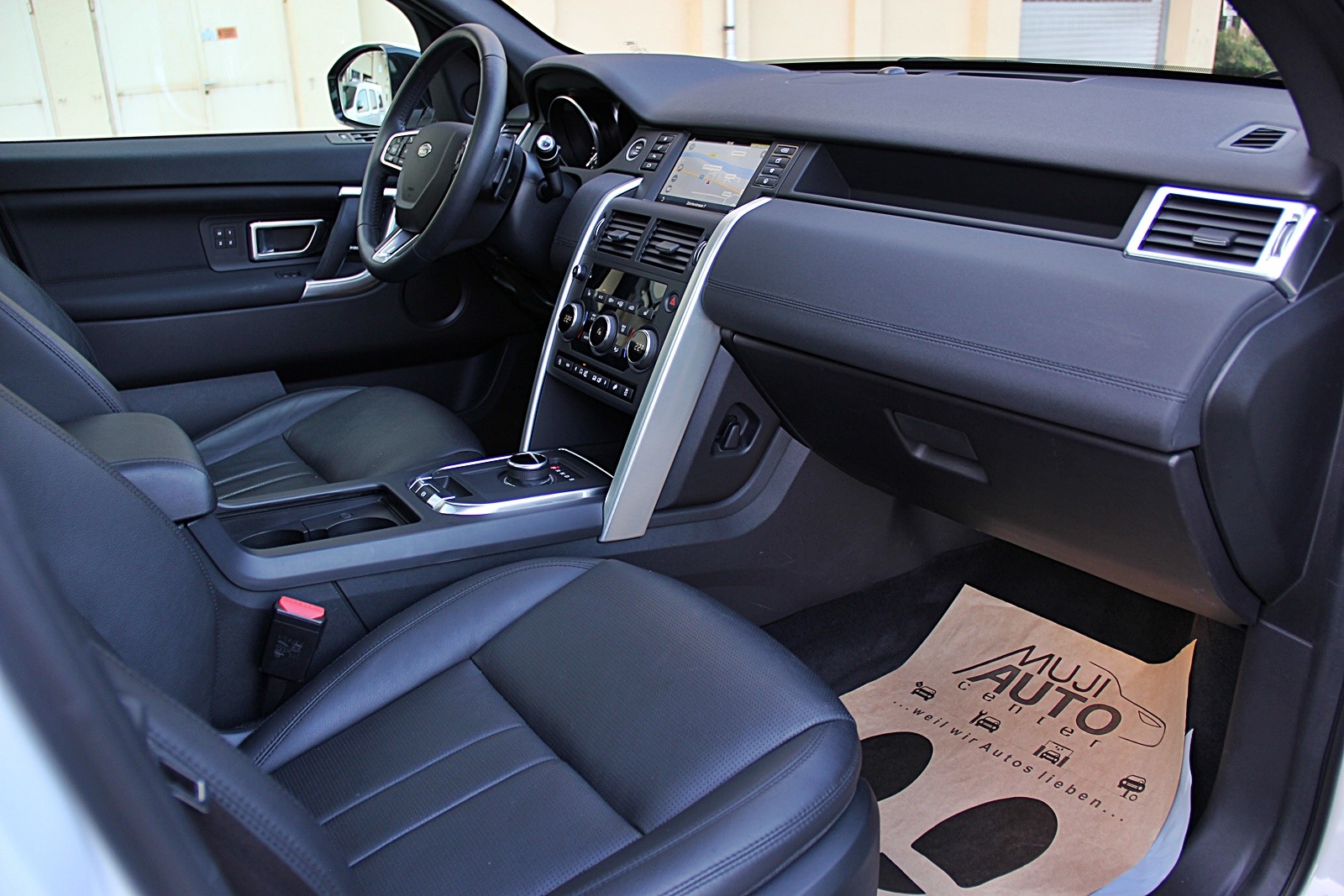 LAND ROVER Discovery Sport 2.0 TD4 HSE AT9-image-10