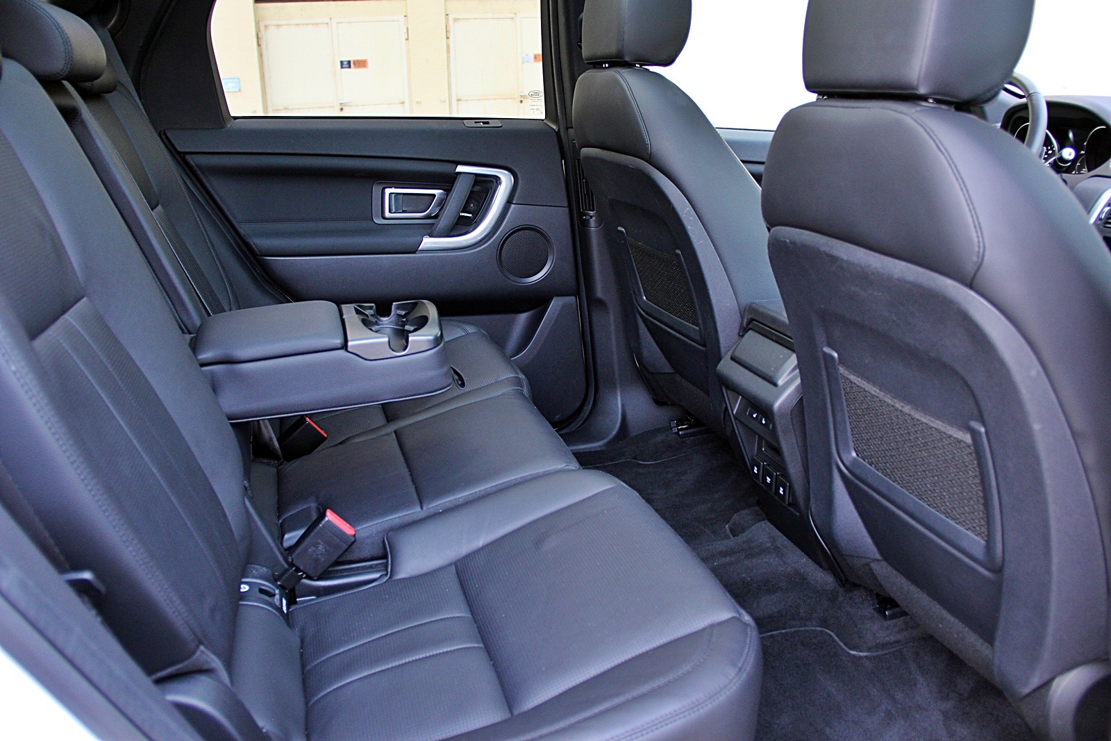 LAND ROVER Discovery Sport 2.0 TD4 HSE AT9-image-12
