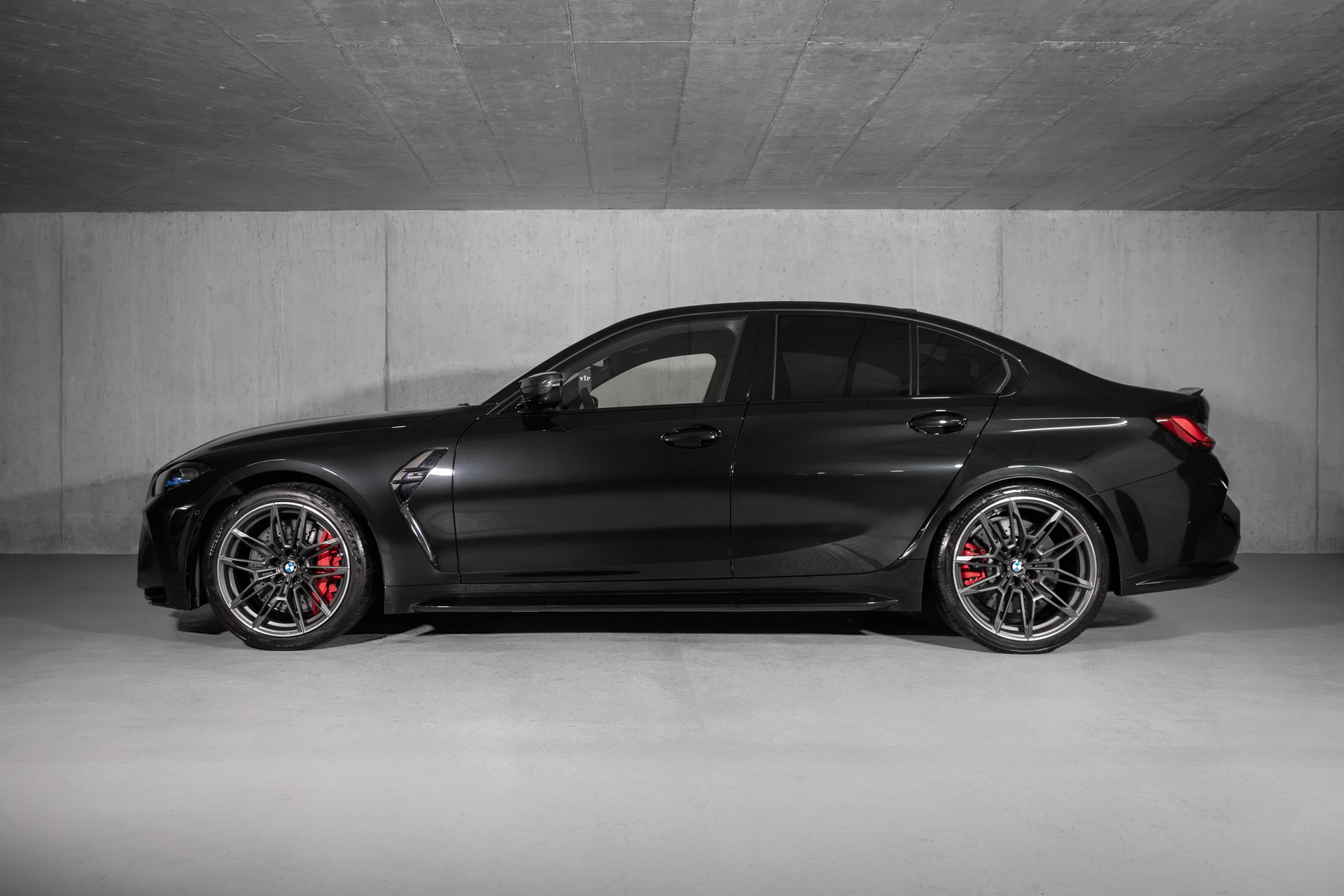 BMW M3 Competition M xDrive-showroom-element-2