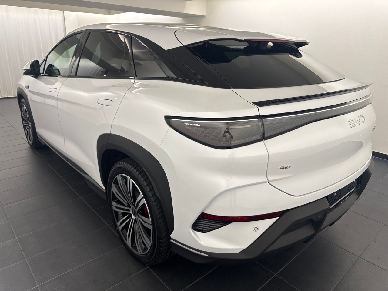 BYD Seal 91,3 kWh Excellence-showroom-element-1