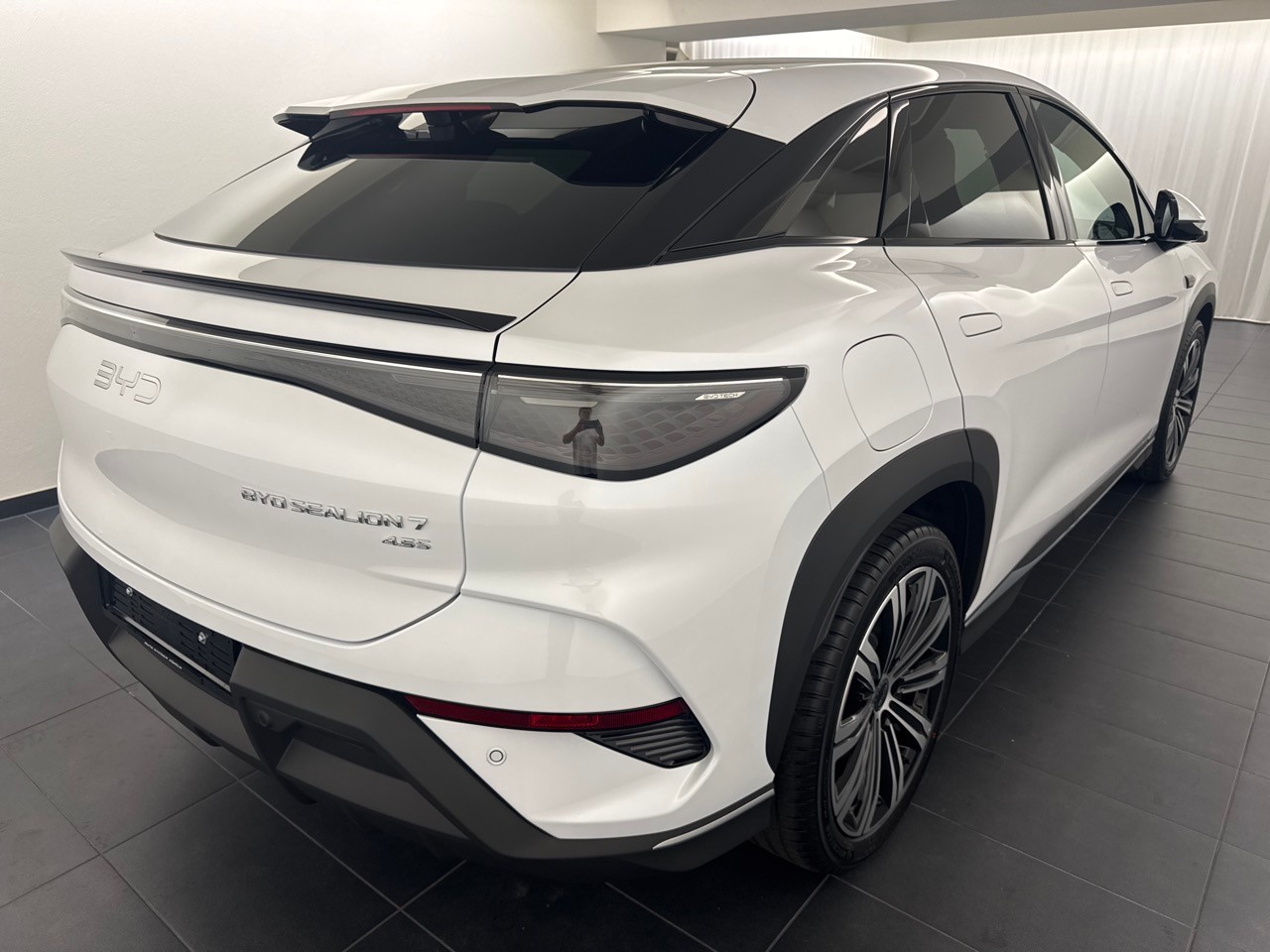 BYD Seal 91,3 kWh Excellence-showroom-element-2