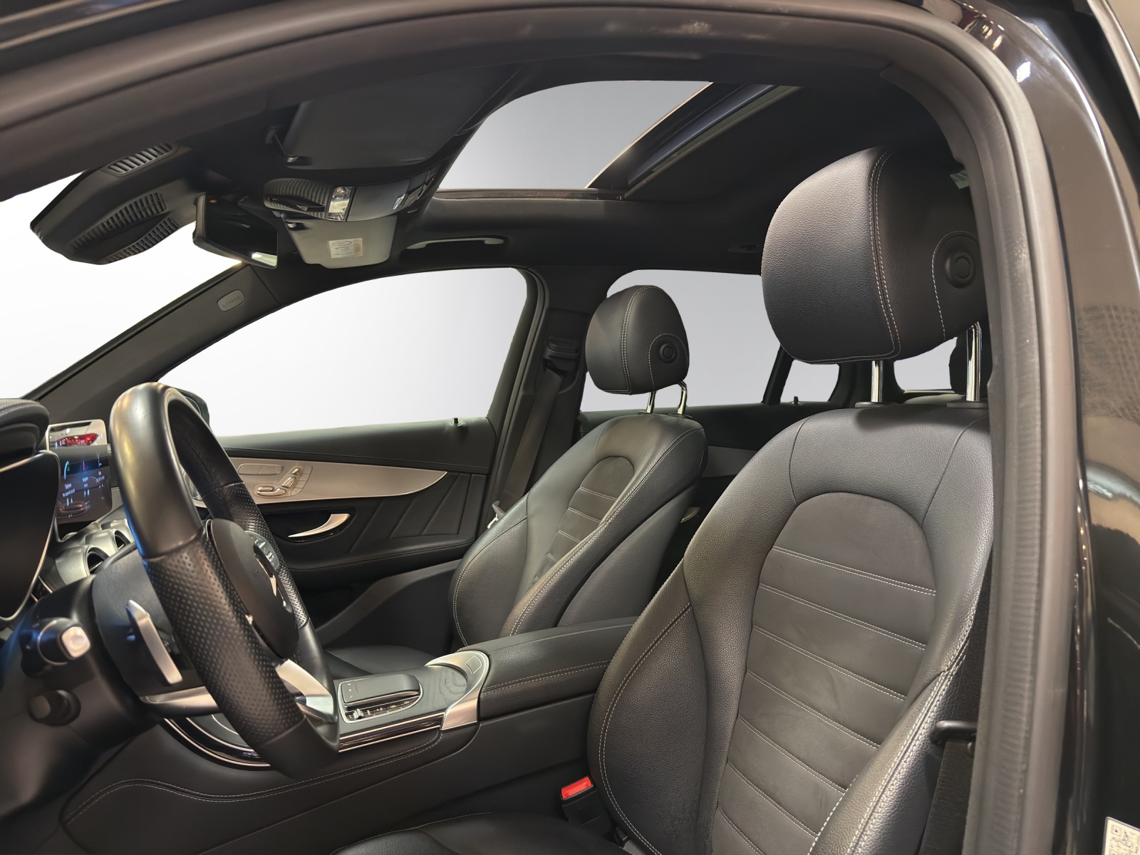 Image MERCEDES-BENZ GLC-200 GLC 200 AMG Line 4Matic 9G-Tronic