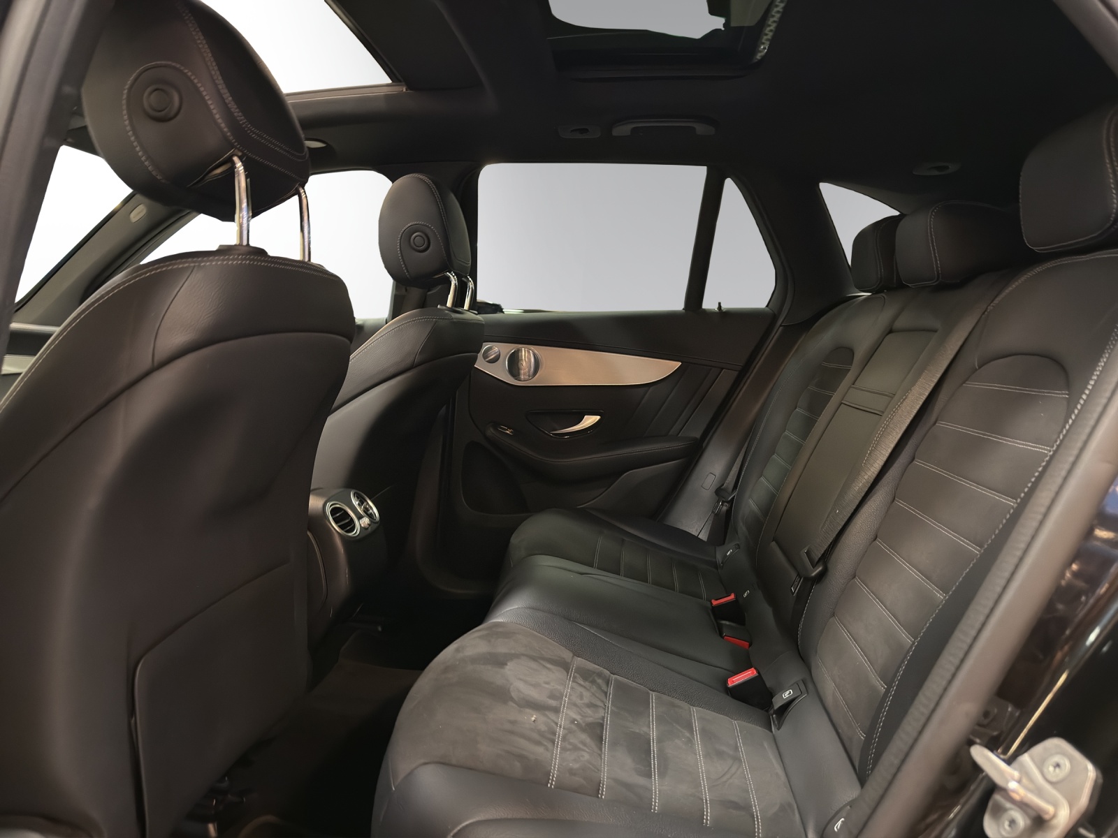 Image MERCEDES-BENZ GLC-200 GLC 200 AMG Line 4Matic 9G-Tronic