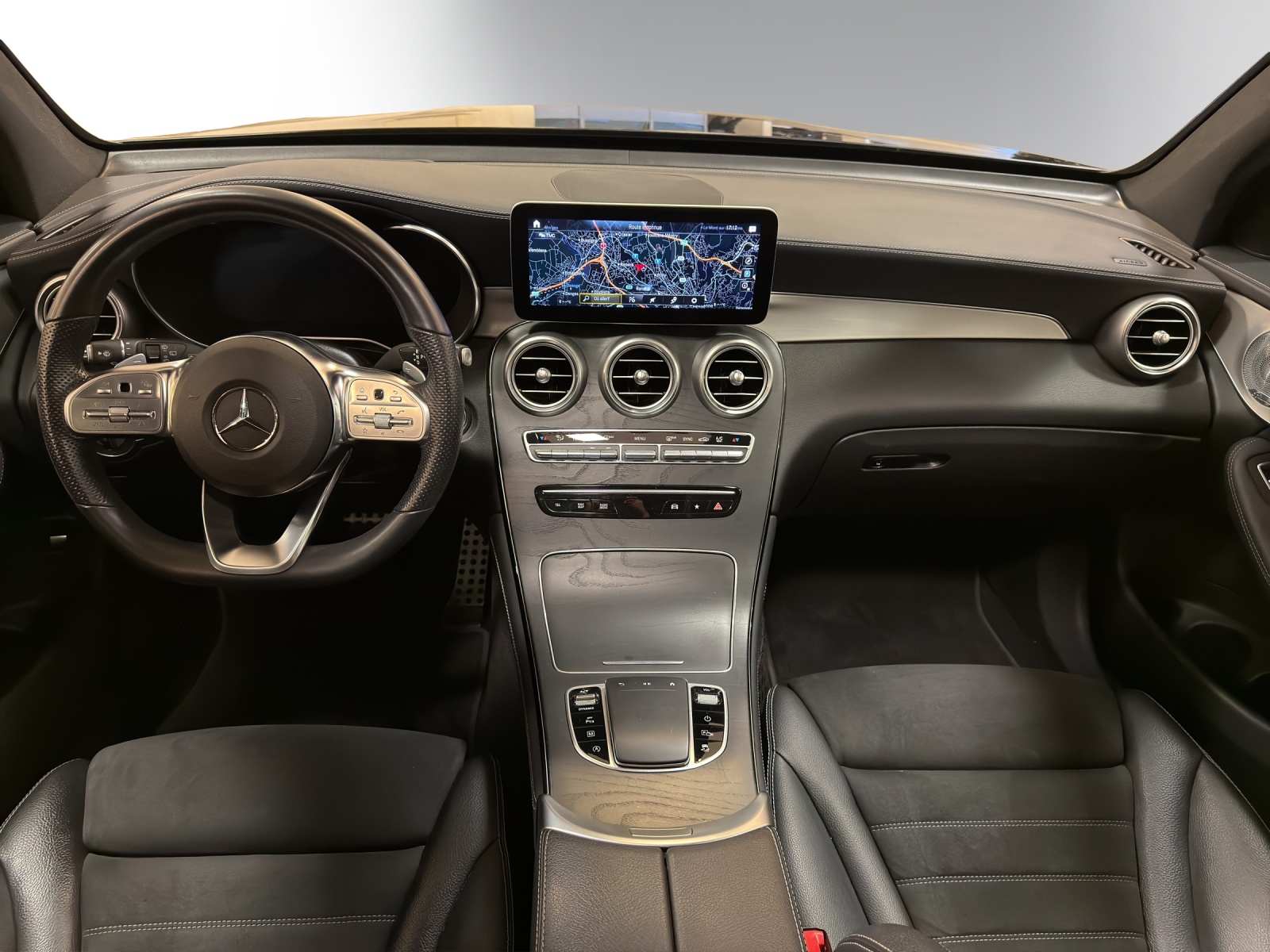 Image MERCEDES-BENZ GLC-200 GLC 200 AMG Line 4Matic 9G-Tronic