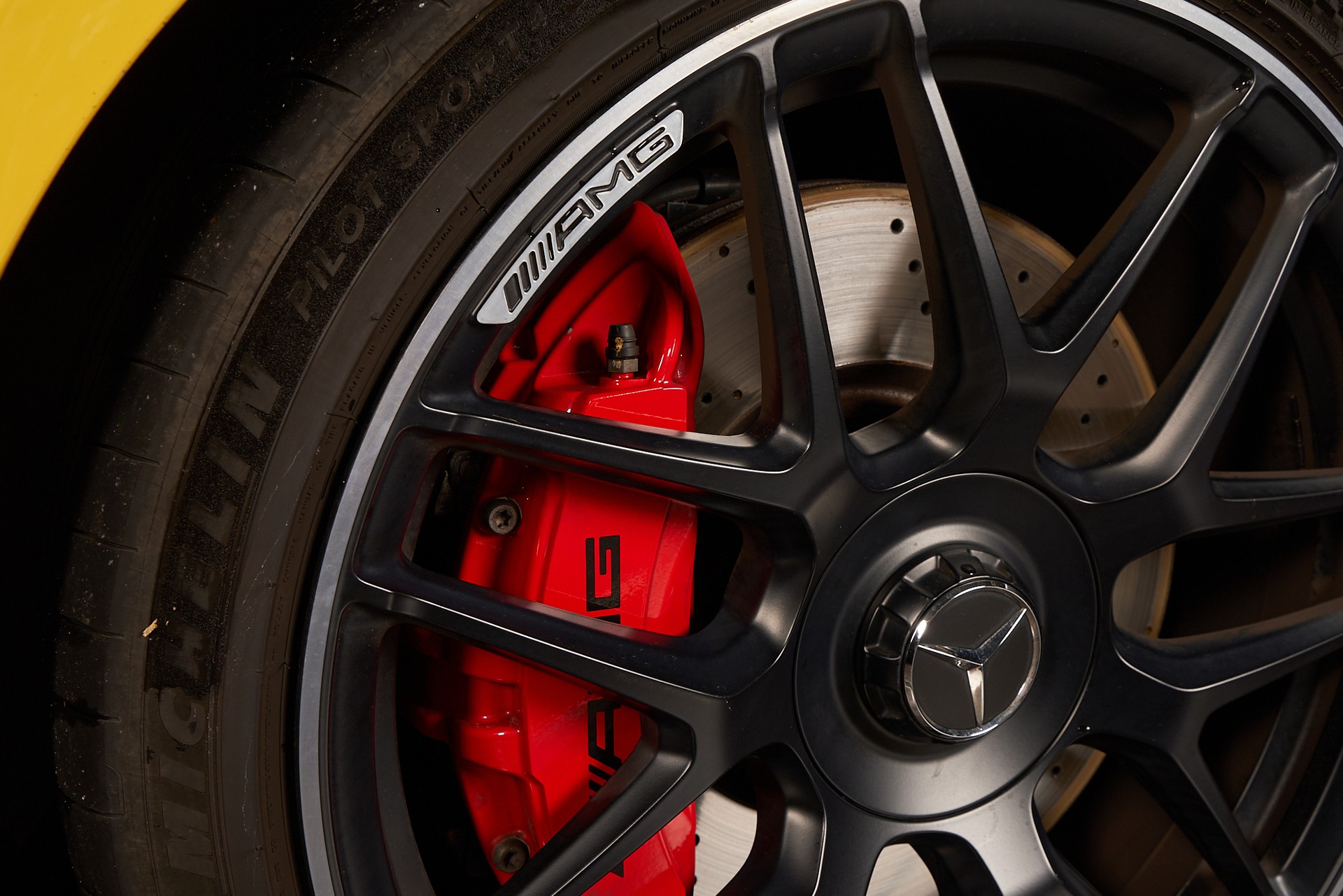 MERCEDES-BENZ A 45 S AMG 4Matic+ Speedshift-showroom-element-2