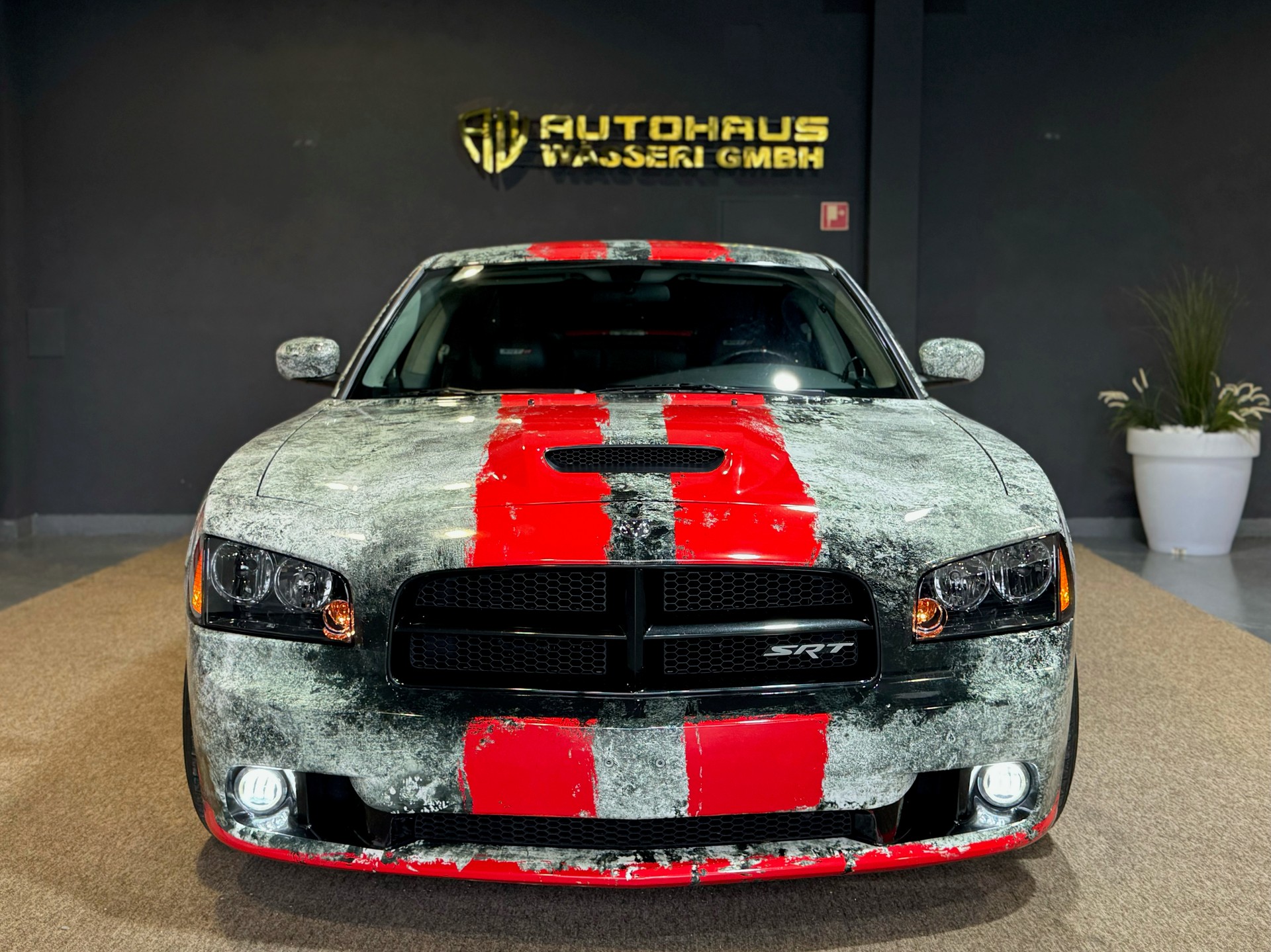 DODGE SRT-8-image-1