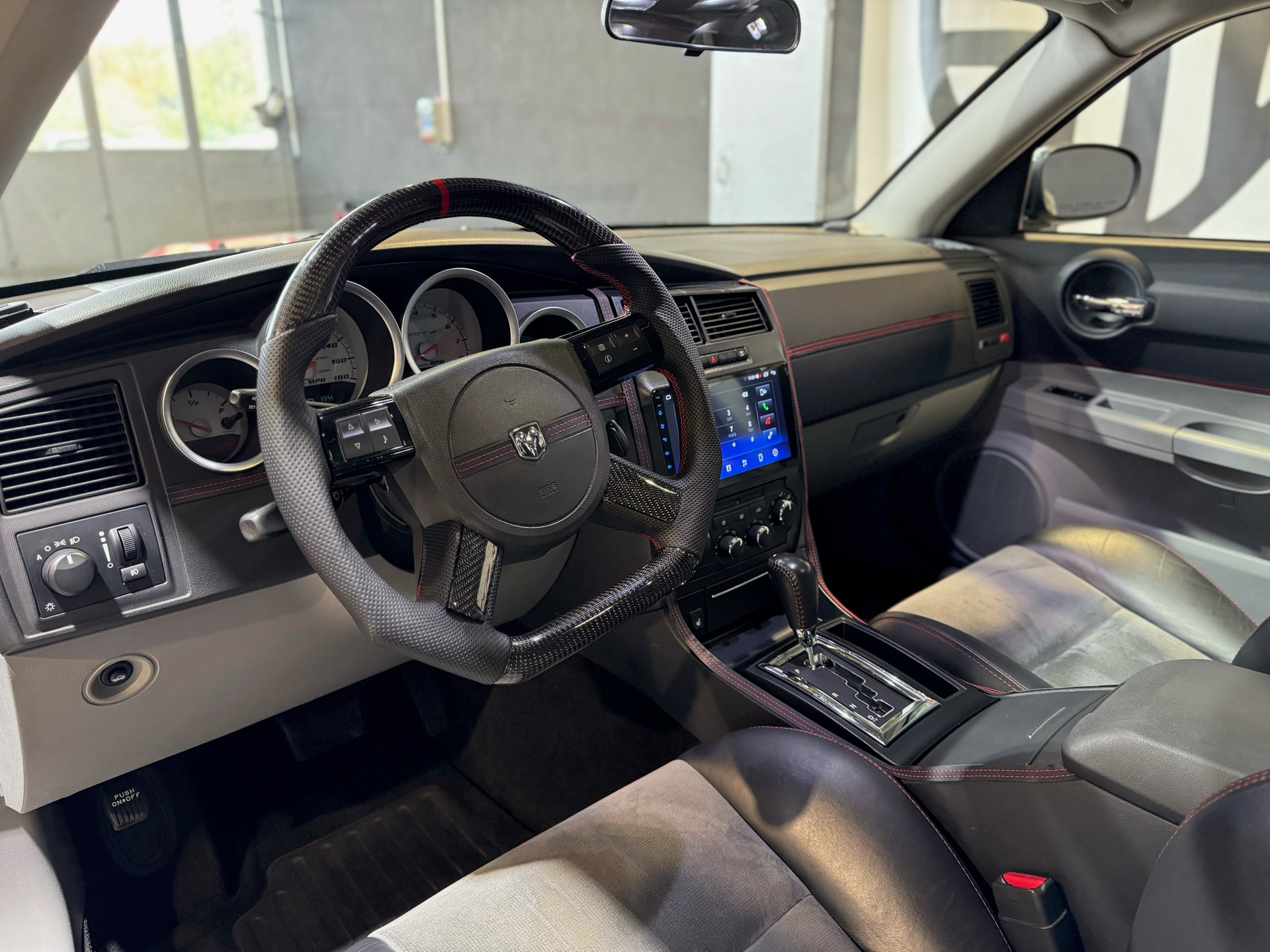 DODGE SRT-8-image-8