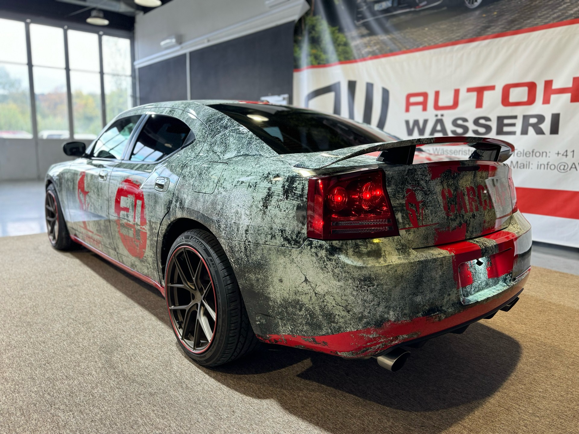 DODGE SRT-8-image-4