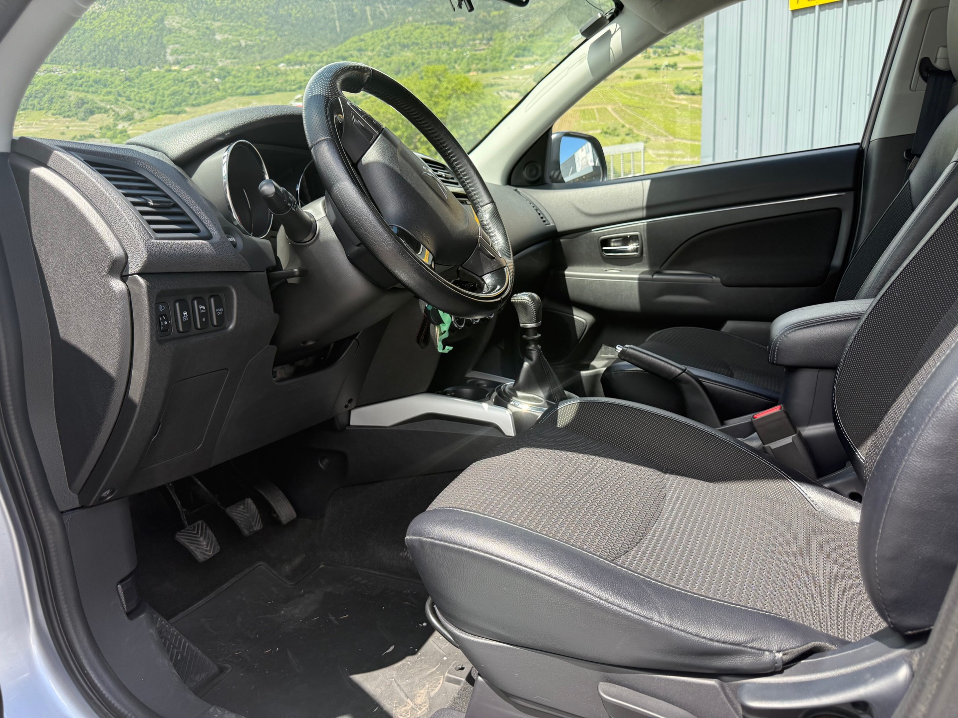 CITROEN C4 Aircross 1.6 HDi Exclusive 4WD-image-10