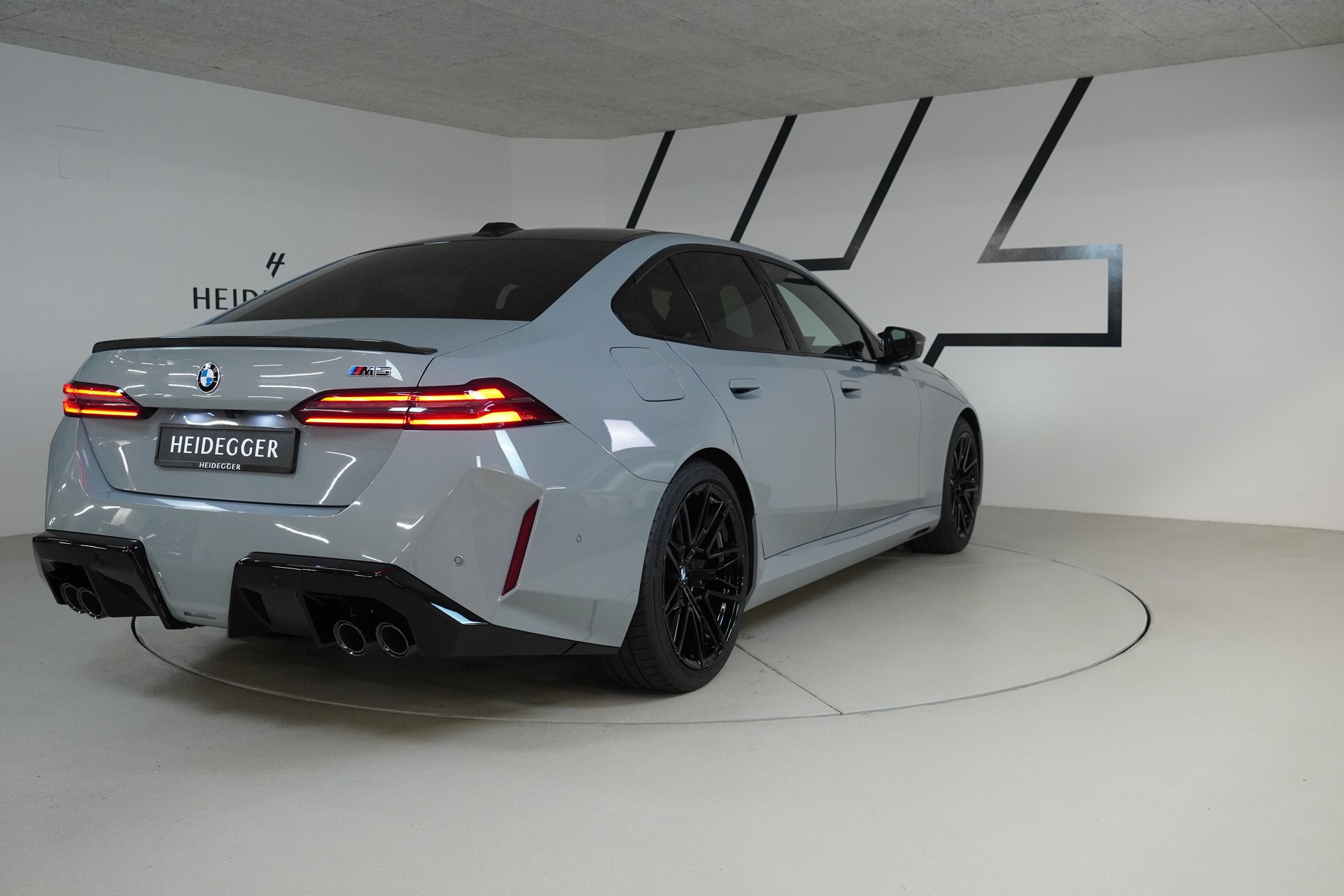 BMW M5 xDrive-image-6