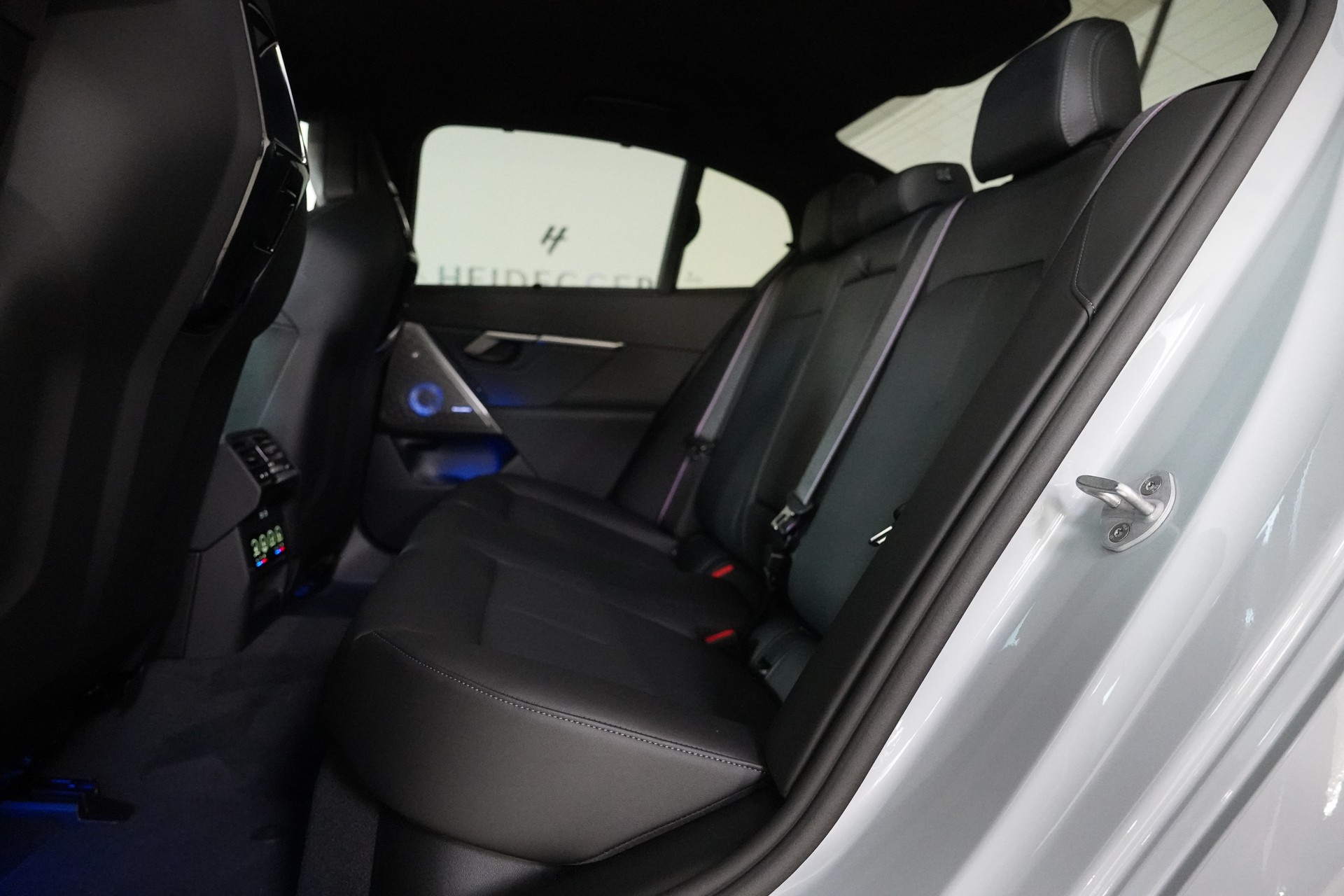 BMW M5 xDrive-image-14