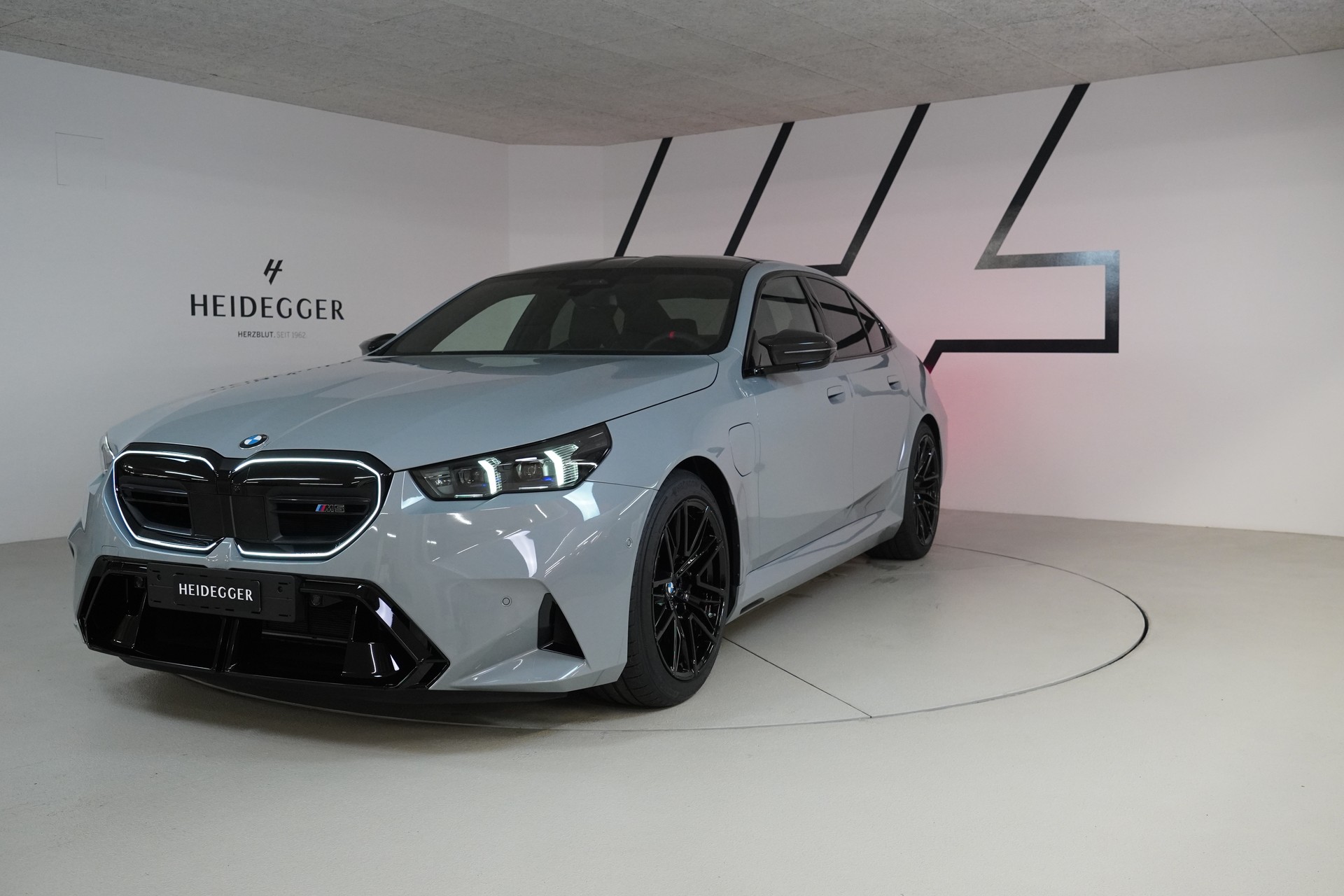 BMW M5 xDrive