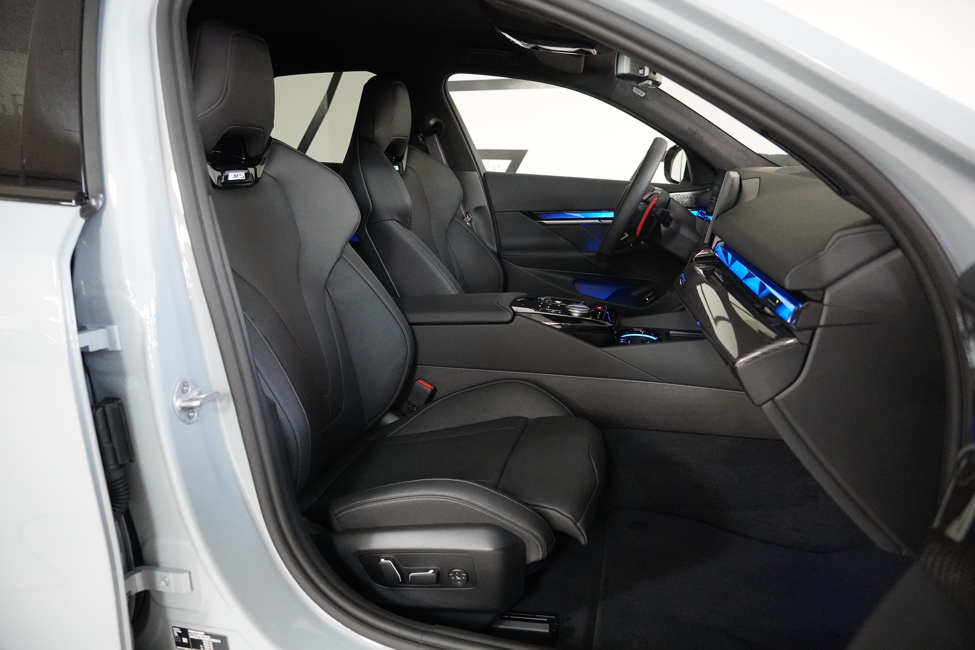 BMW M5 xDrive-image-16