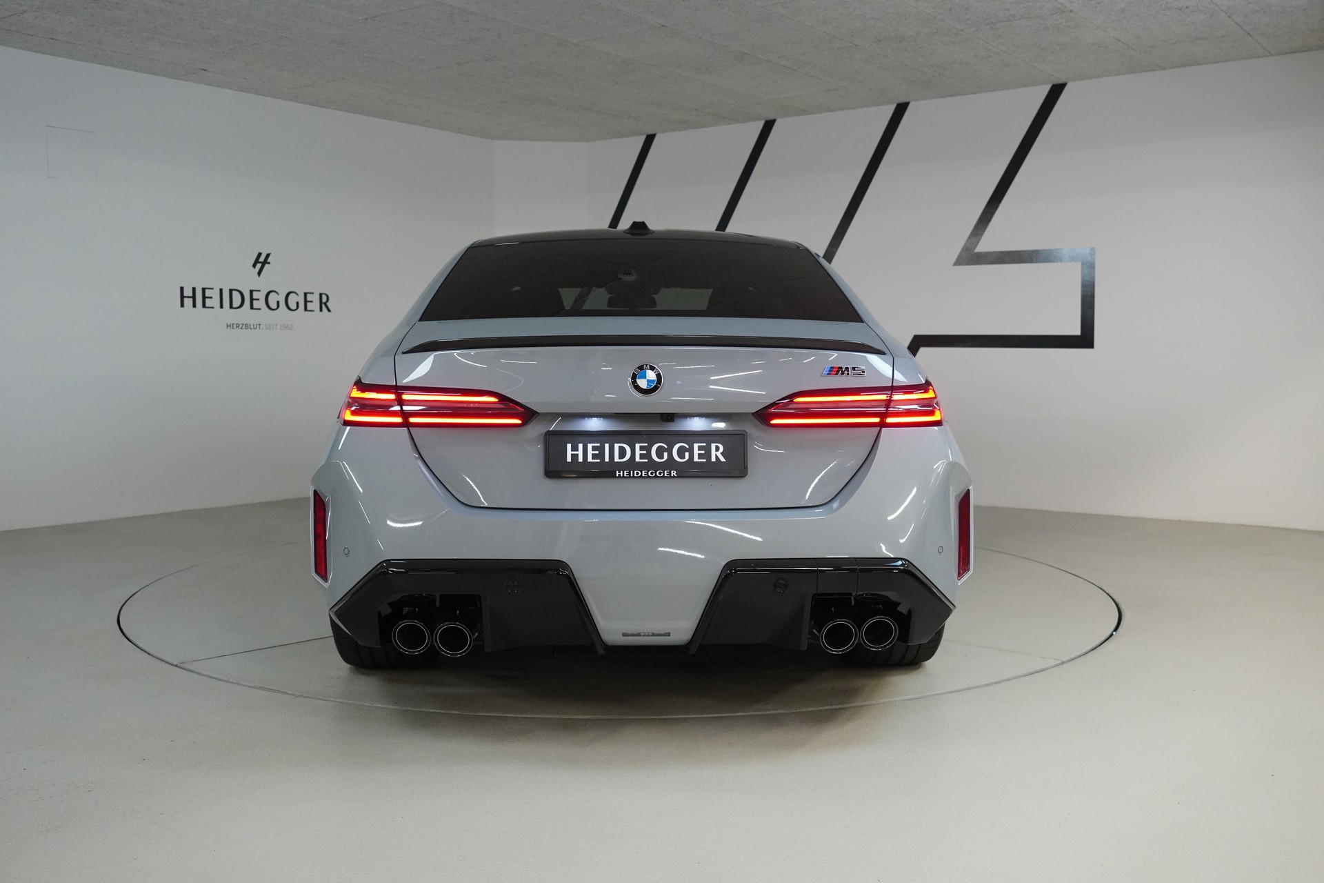 BMW M5 xDrive-image-7