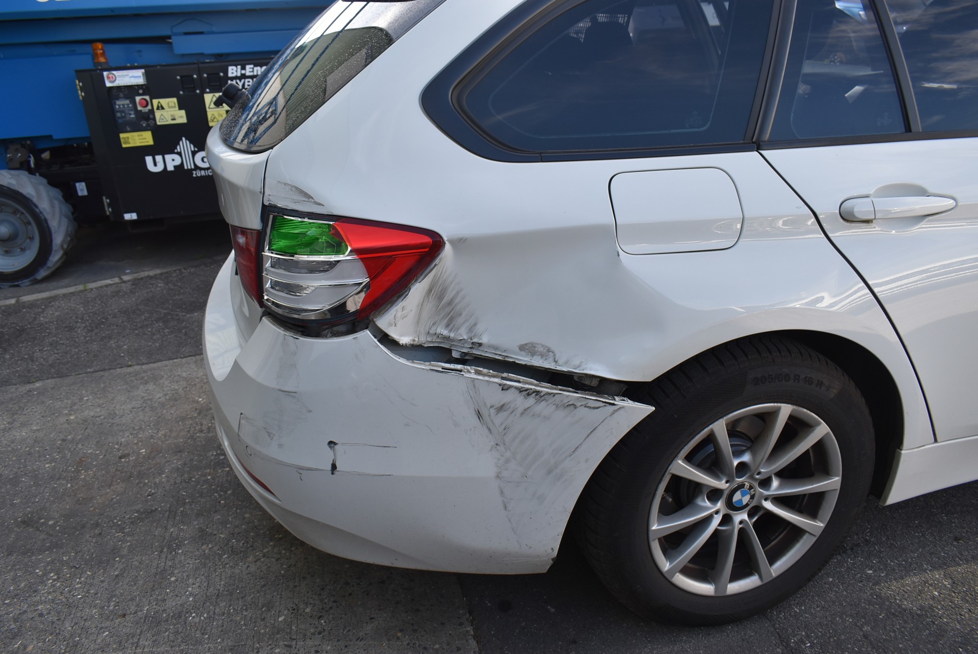 BMW 320d xDrive Touring Steptronic-image-5