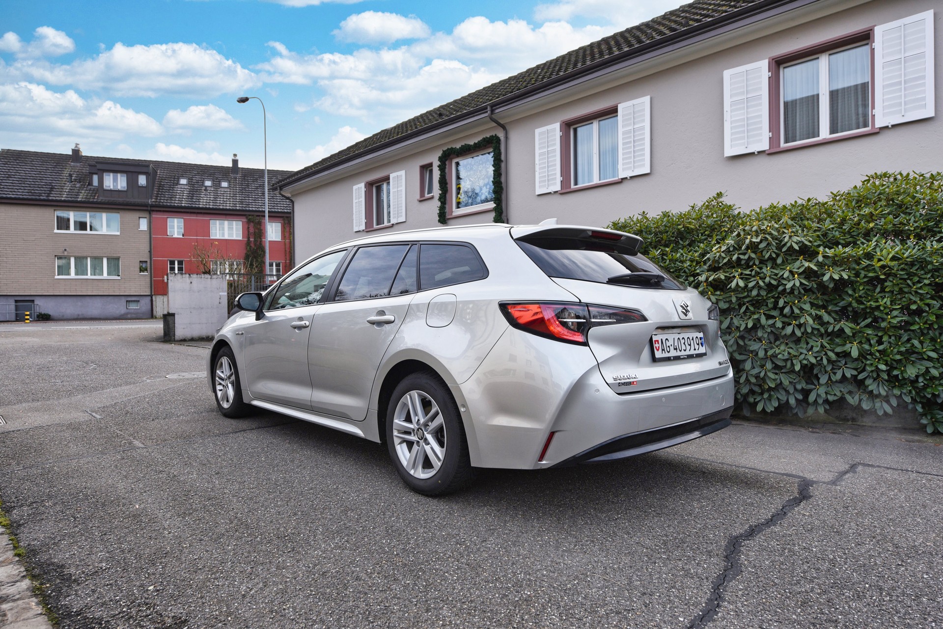 SUZUKI Swace 1.8 Hybrid Compact Top E-CVT-image-2