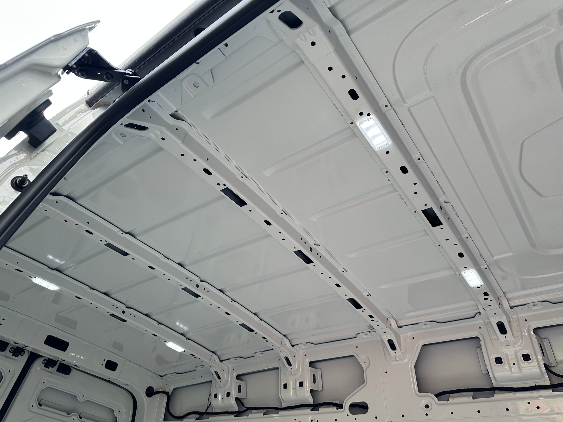 VW Crafter 35 2.0 BiTDI L3 A-image-9