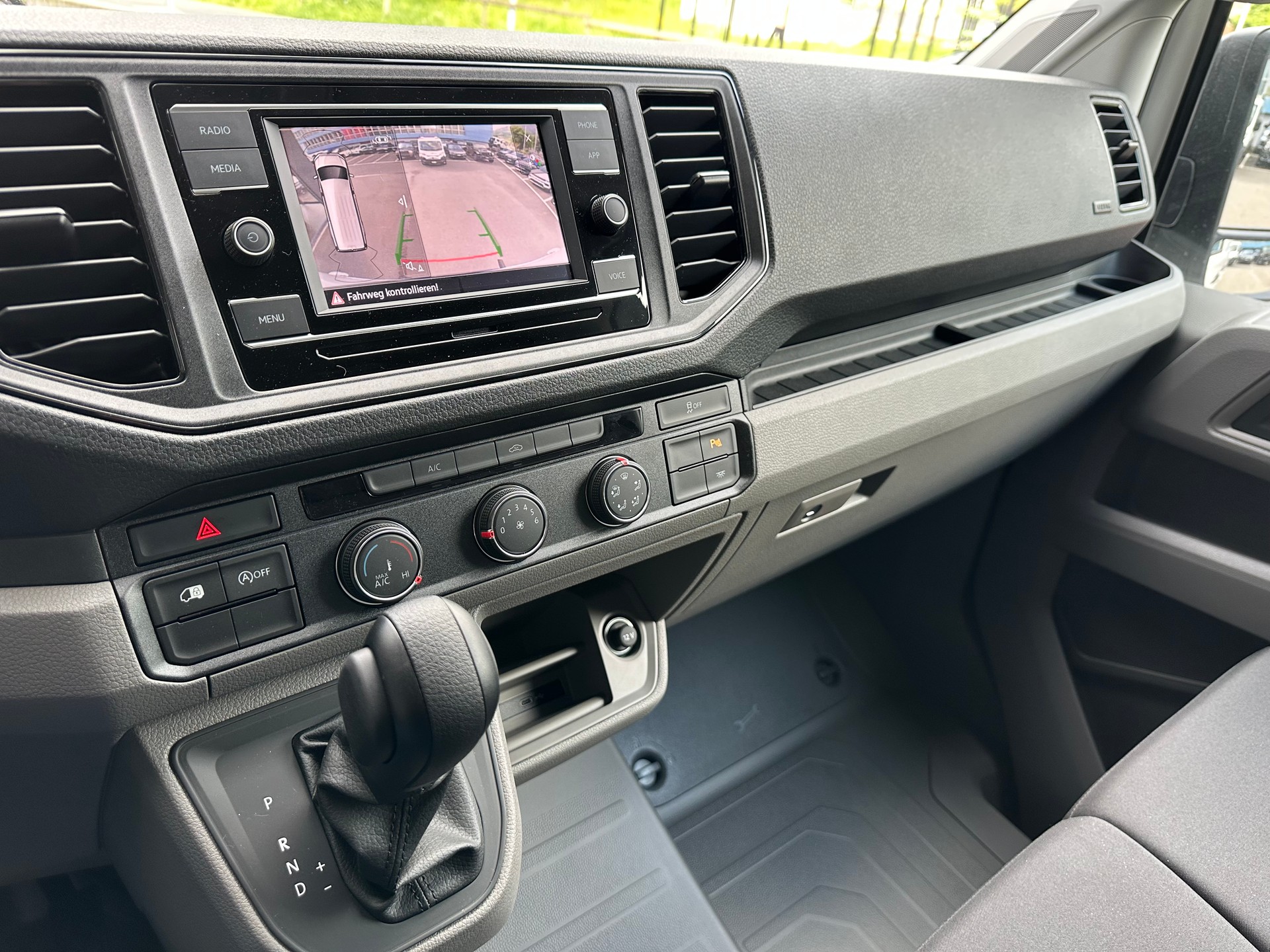 VW Crafter 35 2.0 BiTDI L3 A-image-7