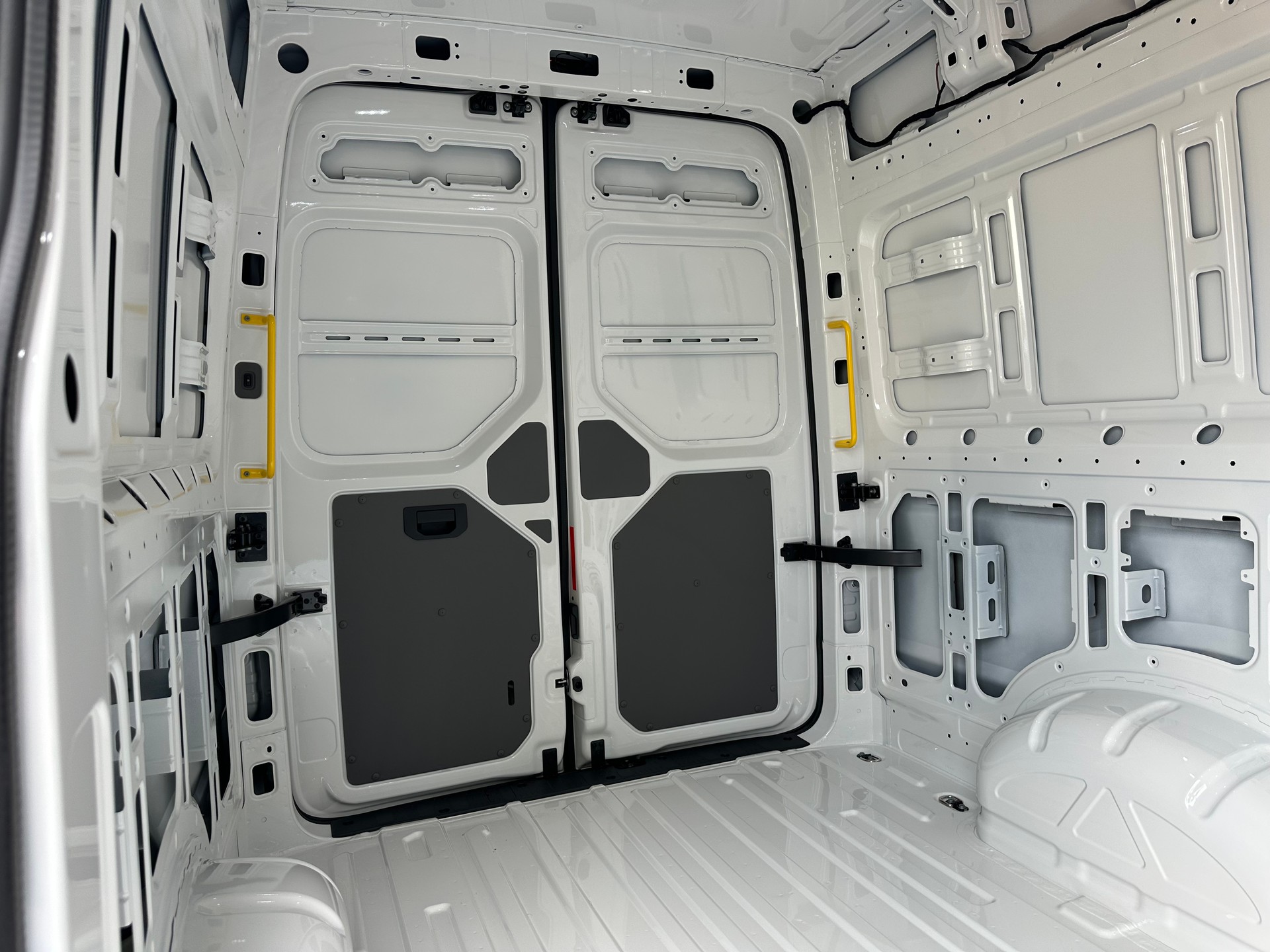 VW Crafter 35 2.0 BiTDI L3 A-image-8