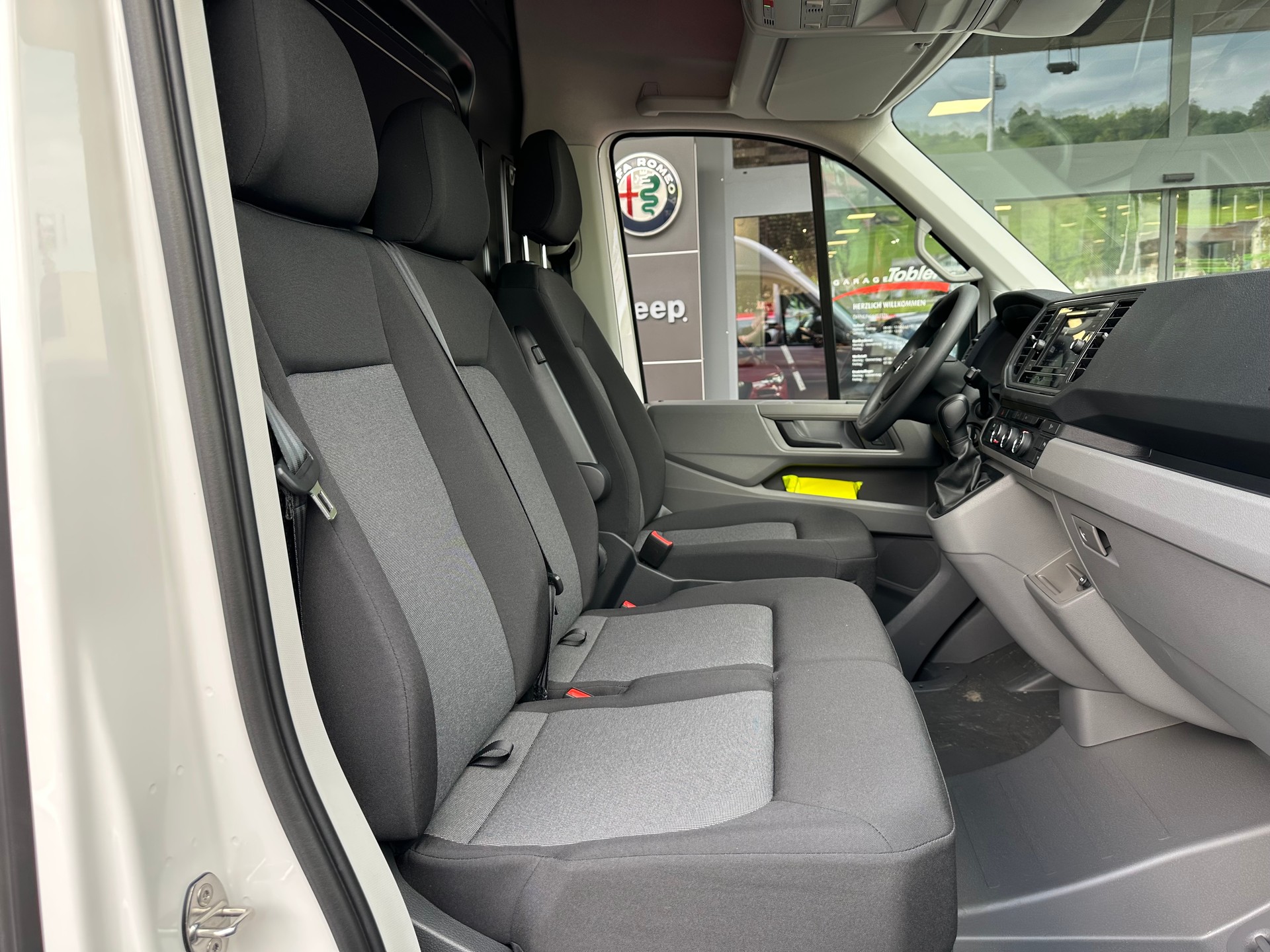 VW Crafter 35 2.0 BiTDI L3 A-image-5