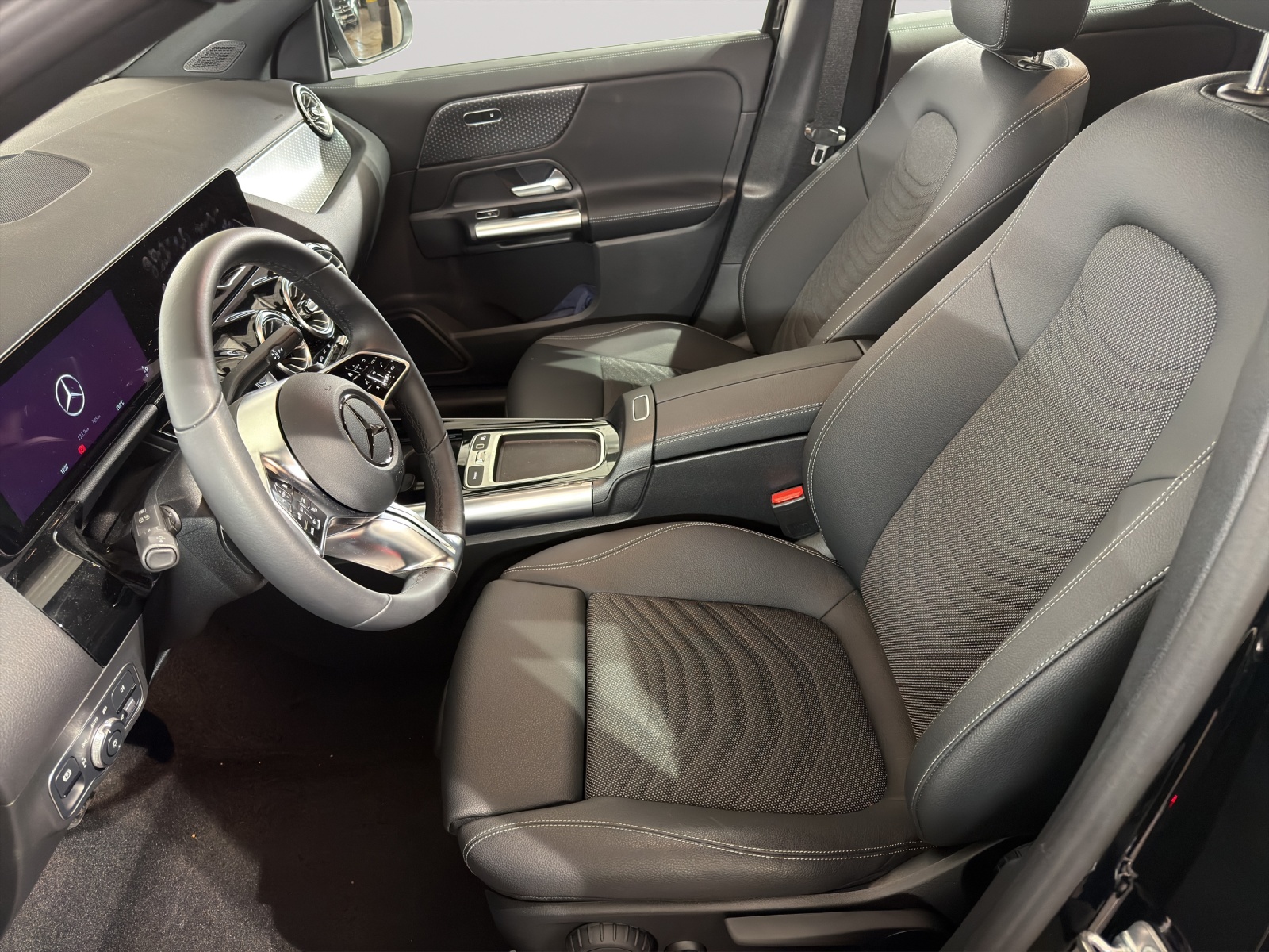 Image MERCEDES-BENZ GLA-250 GLA 250 e EQ Star 8G-DCT