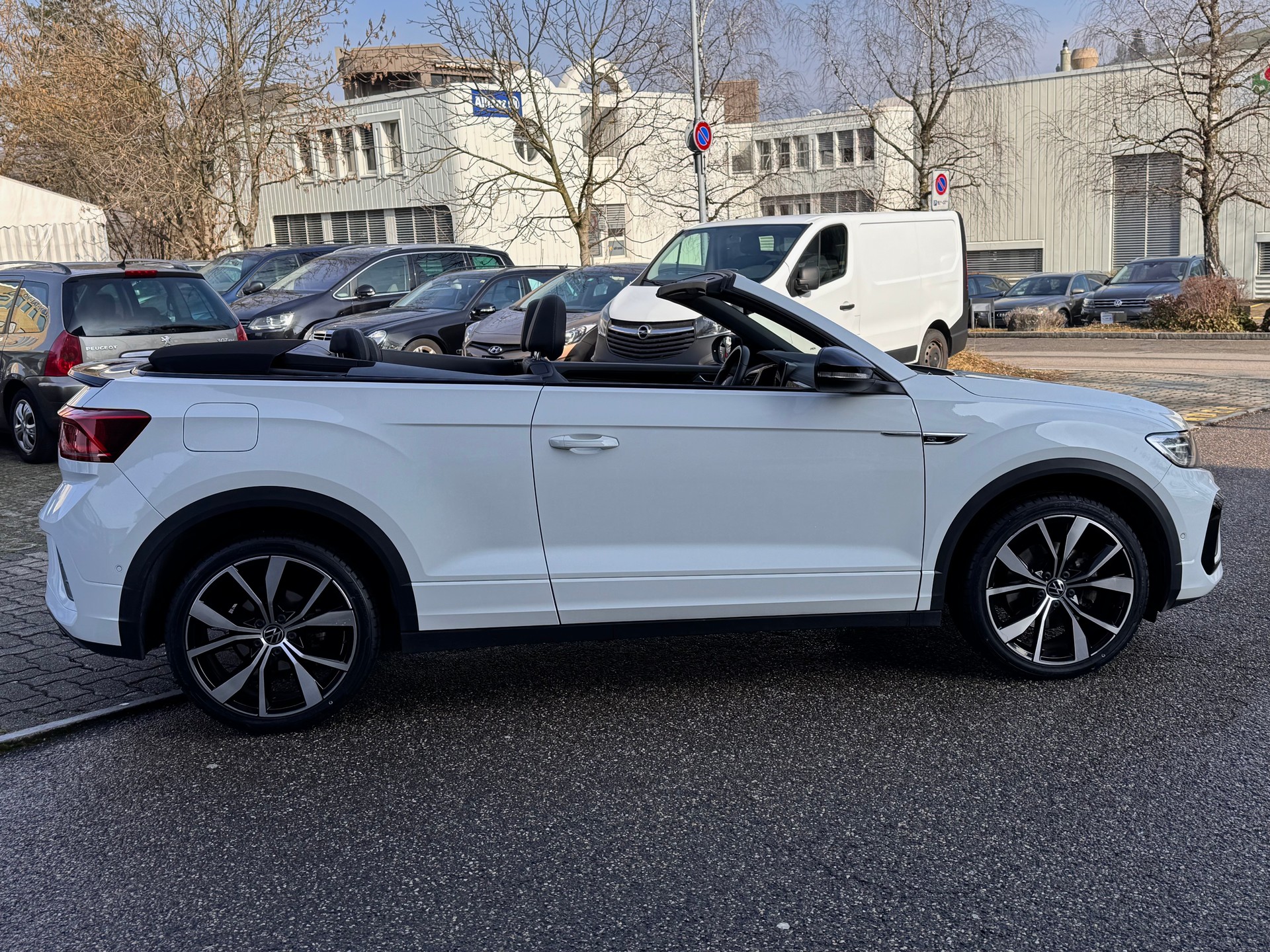 VW T-Roc Cabriolet 1.5 TSI EVO R-Line DSG-showroom-element-1