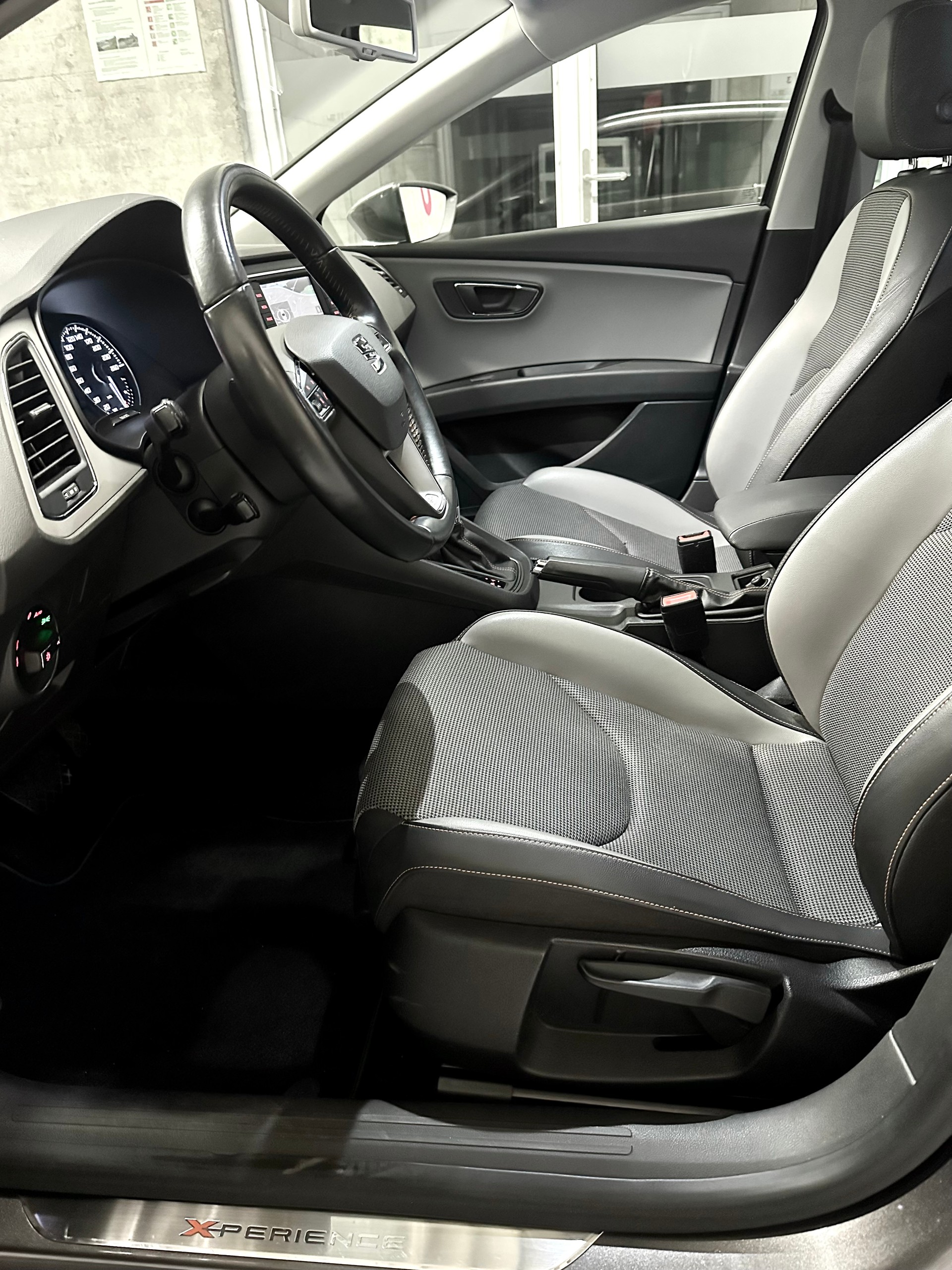 SEAT Leon ST 2.0 TDI X-Perience 4Drive DSG-image-11
