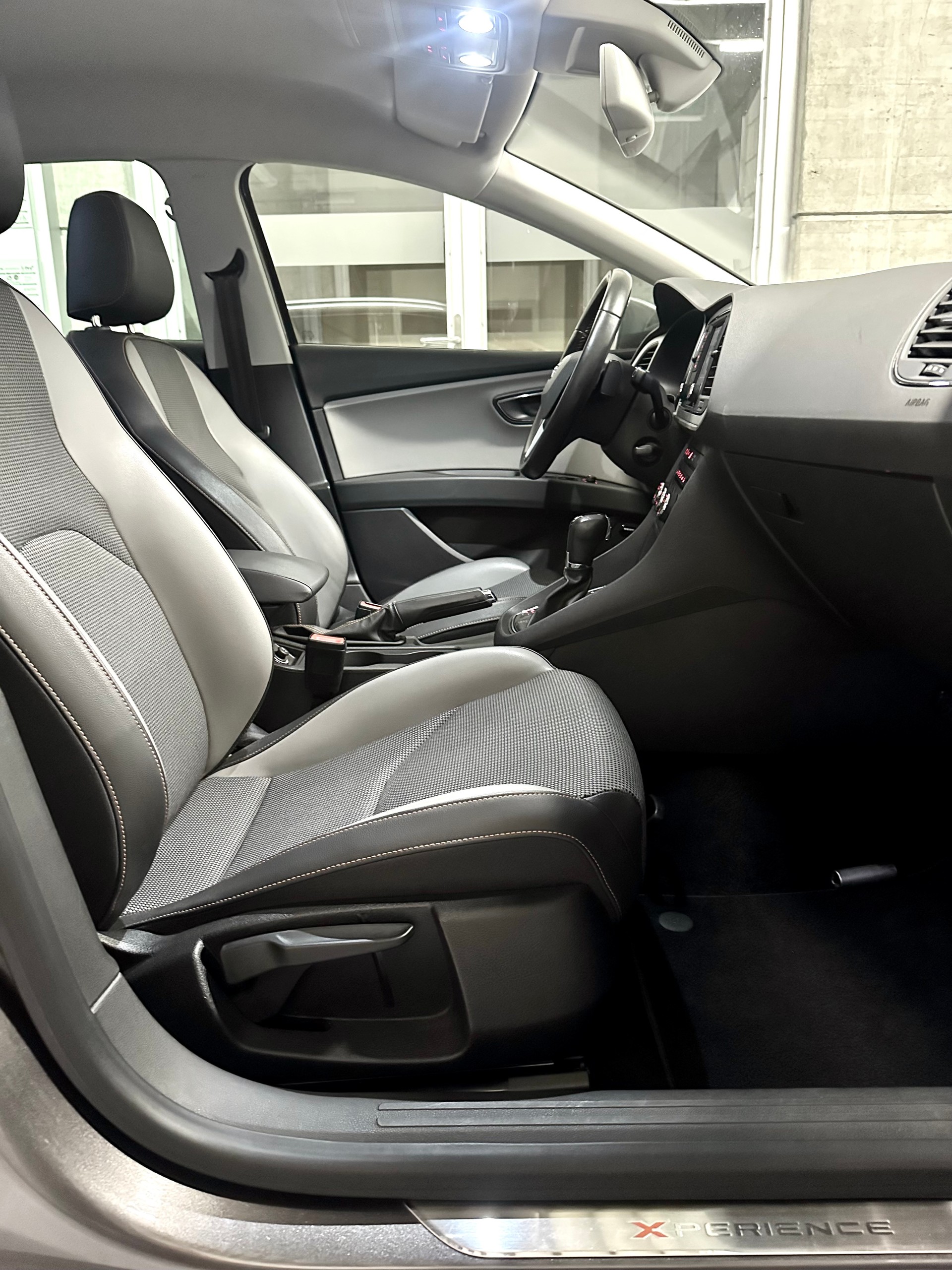 SEAT Leon ST 2.0 TDI X-Perience 4Drive DSG-image-12