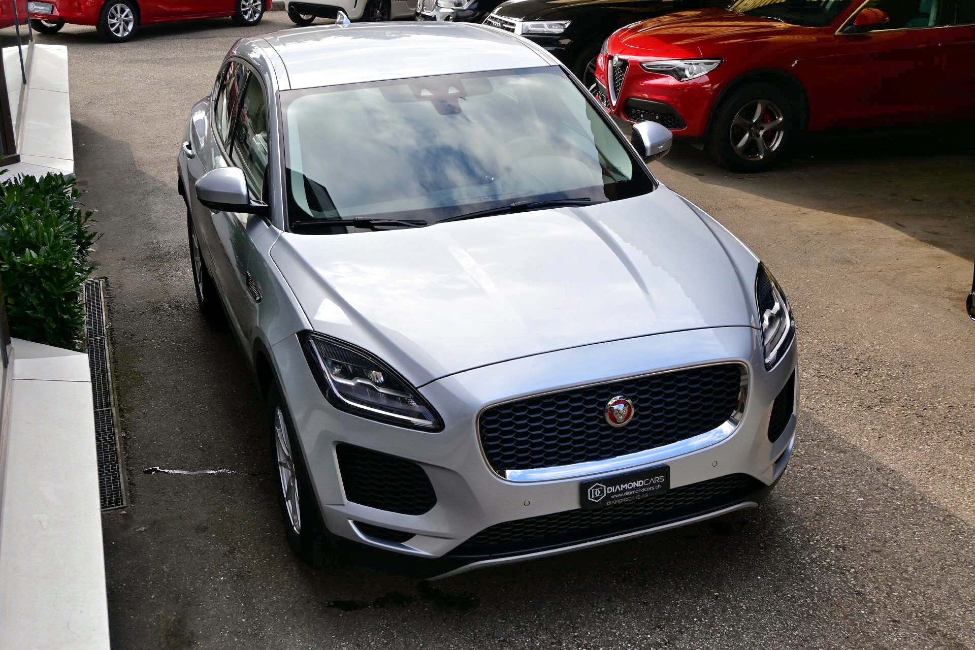 JAGUAR E-Pace 2.0  P250 AWD-showroom-element-2