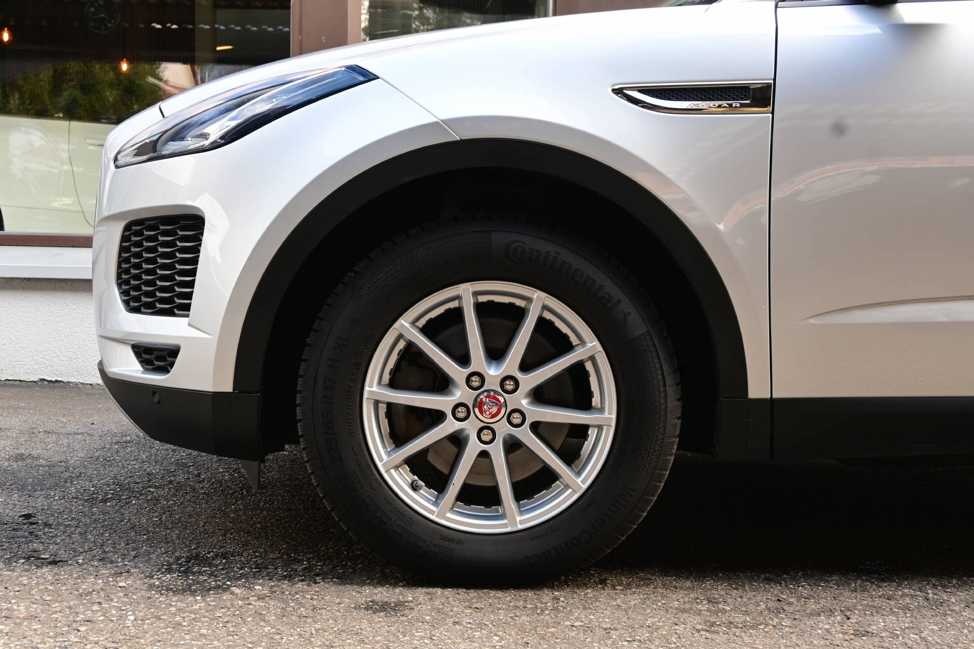 JAGUAR E-Pace 2.0  P250 AWD-showroom-element-3