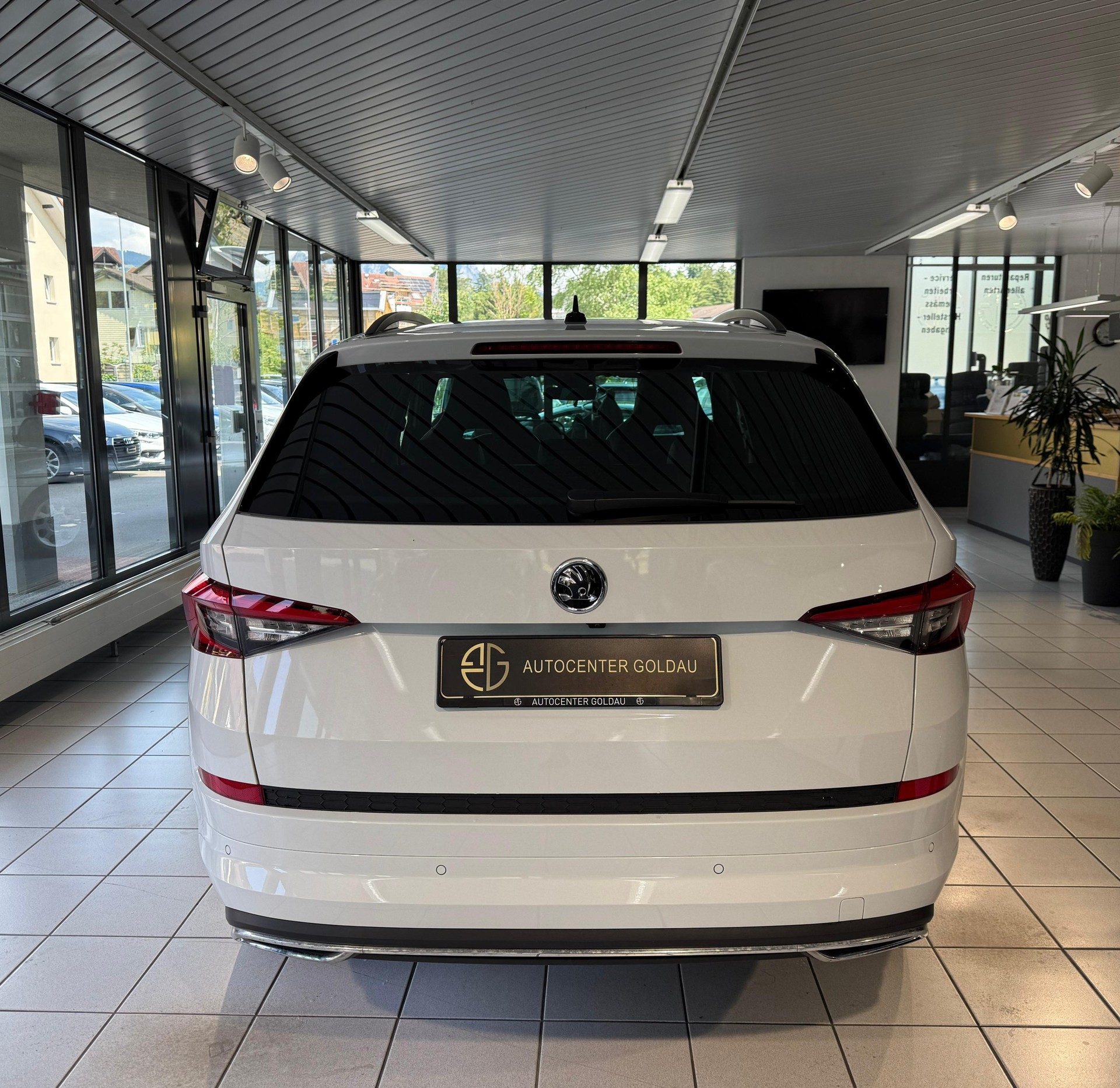 SKODA Kodiaq 2.0 TSI 4x4 Sport Line-showroom-element-2