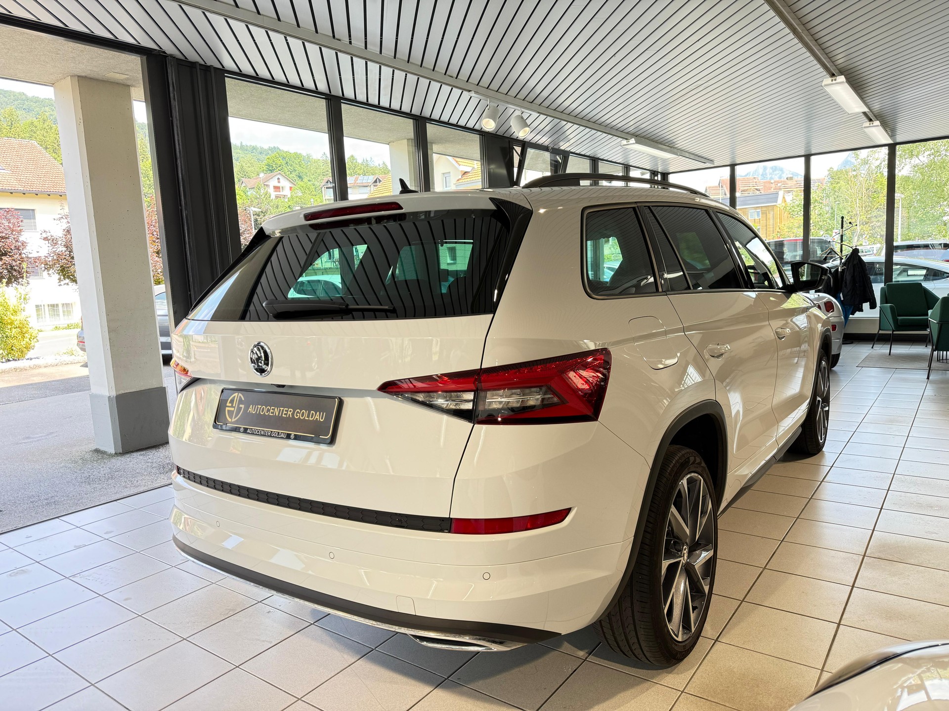 SKODA Kodiaq 2.0 TSI 4x4 Sport Line-showroom-element-3