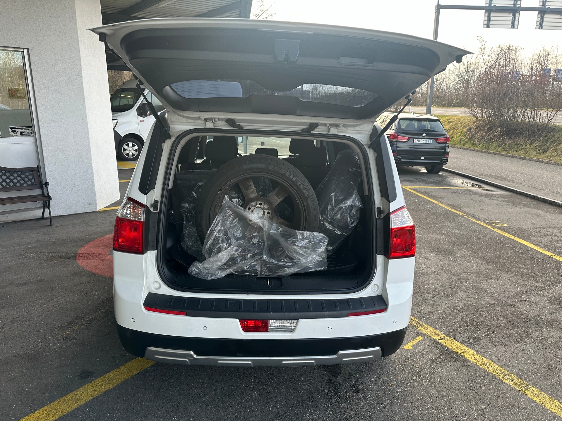 CHEVROLET Orlando 2.0 VCDi LT Automatic-image-3