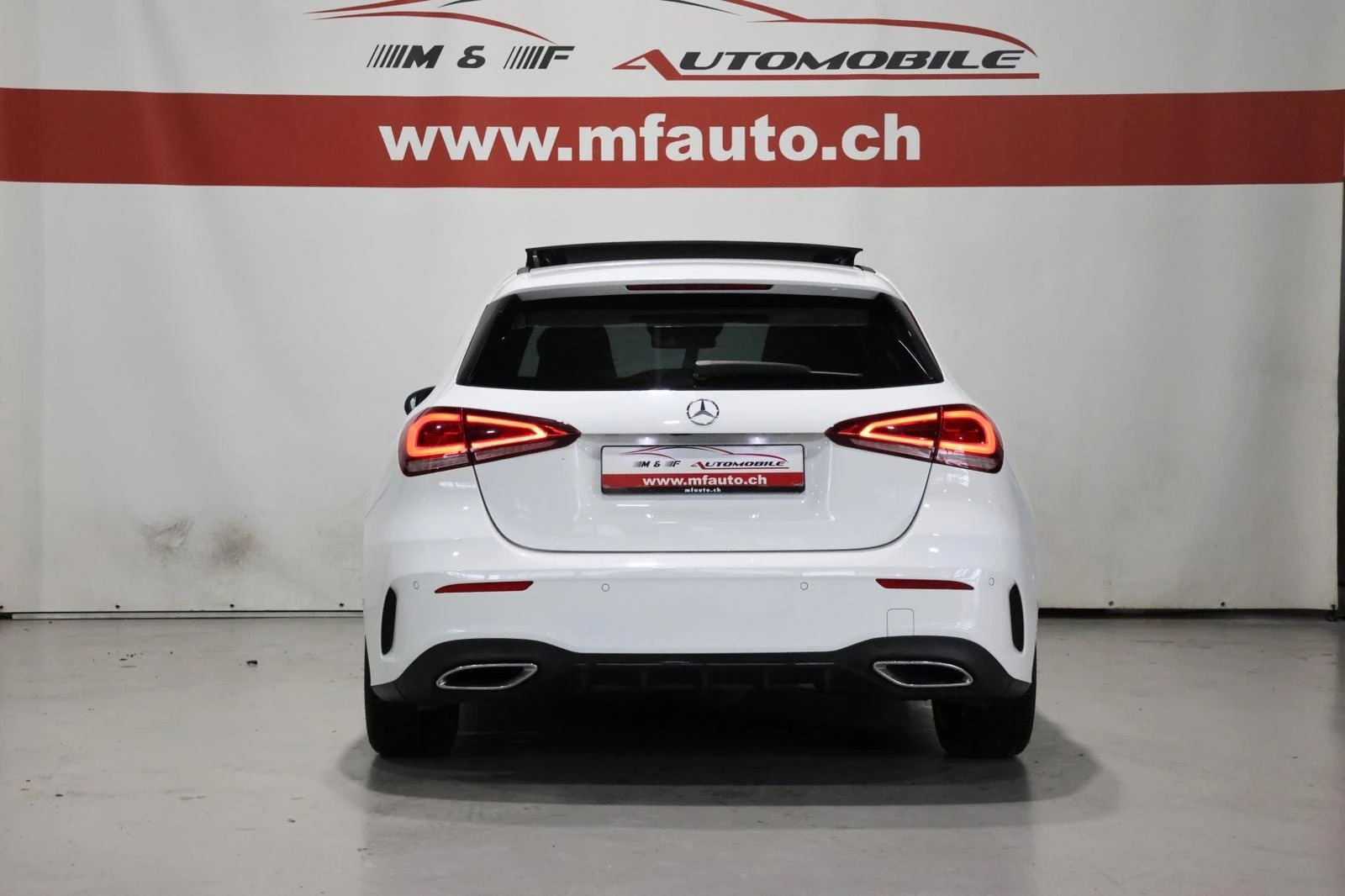 MERCEDES-BENZ A 250 AMG Line 4m-showroom-element-3
