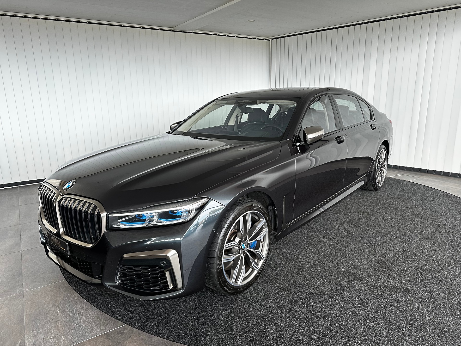BMW M760Li xDrive
