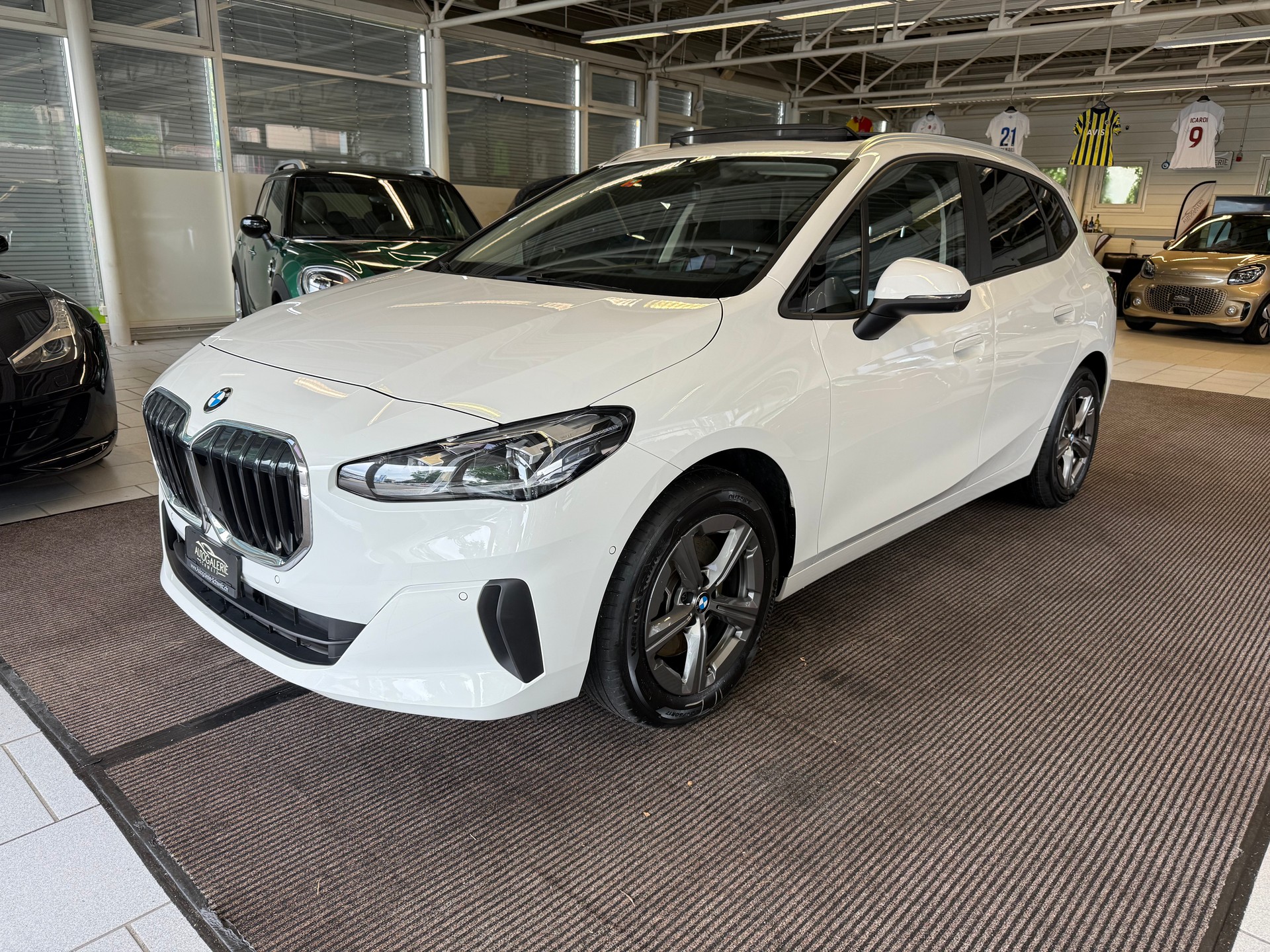 BMW 223d Active Tourer xDrive DKG | CH Swiss | Panorama | Head Up | AHK | Driving Assist PLUS | Innovation | Travel |-showroom-element-1