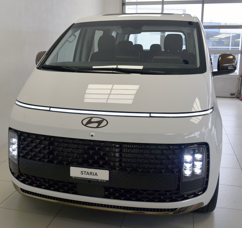 HYUNDAI Staria Premium 1.6 GDi HEV Vertex-showroom-element-2