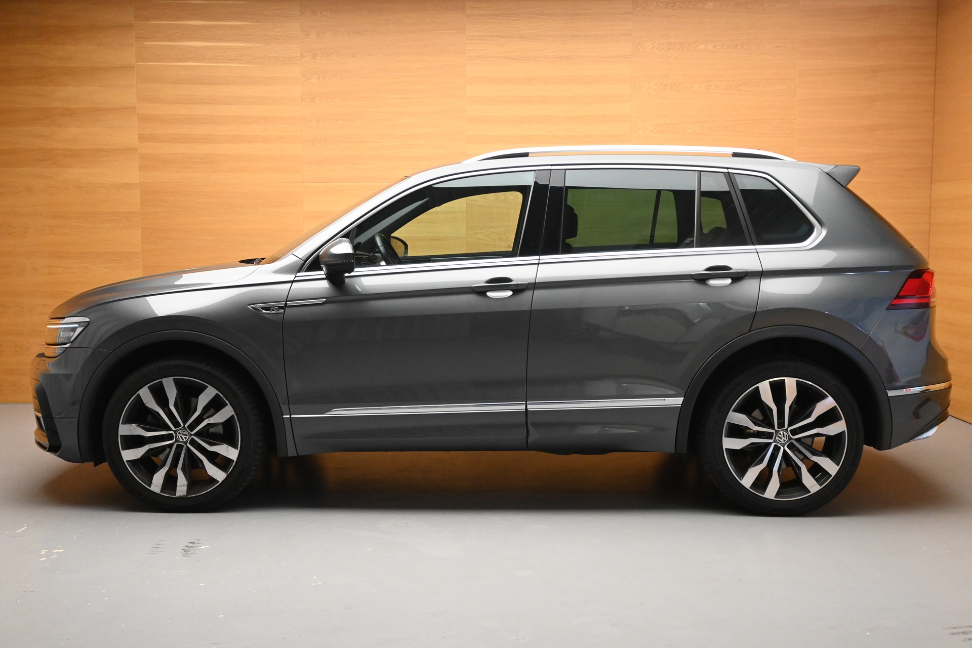 VW Tiguan 2.0 TDI SCR Highline 4Motion DSG-showroom-element-2