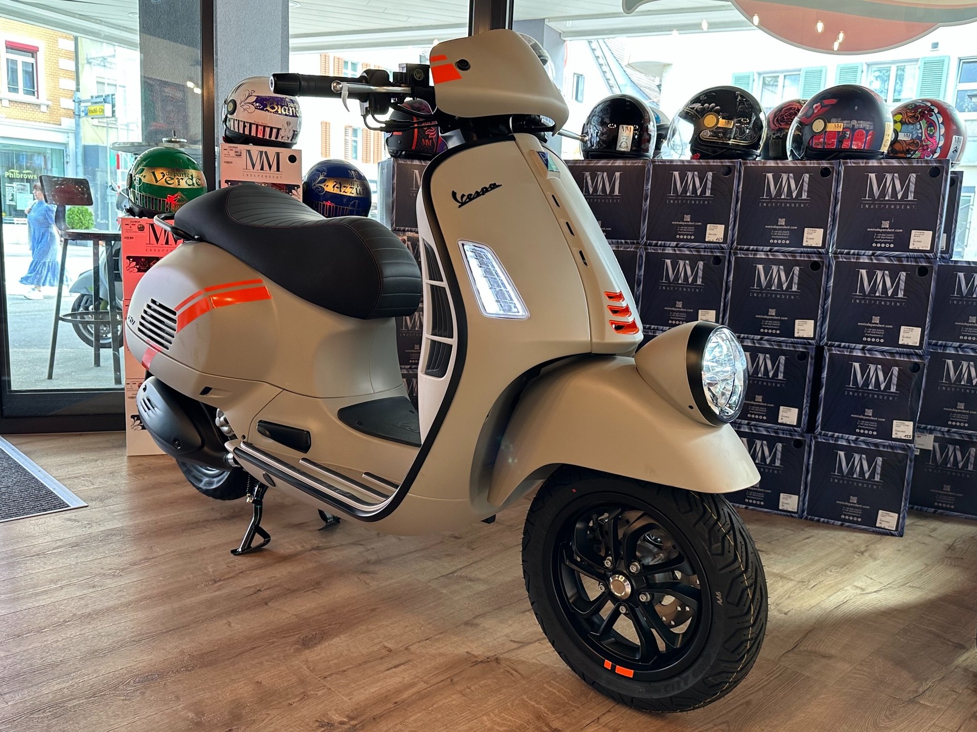 Scooter Vespa 150 Tuning Sei Giorni Tuning Vespa GTS Super 150 Red