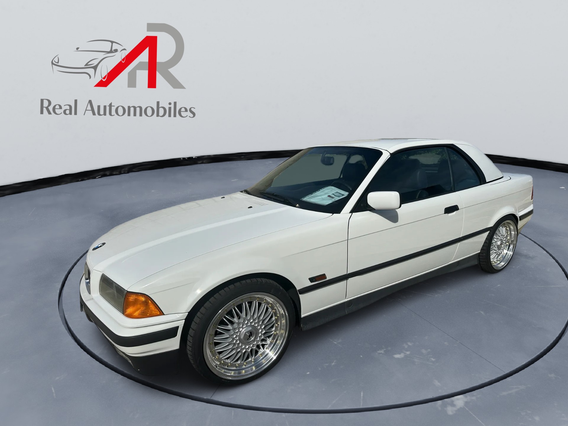 BMW 318 Cabriolet-image-0