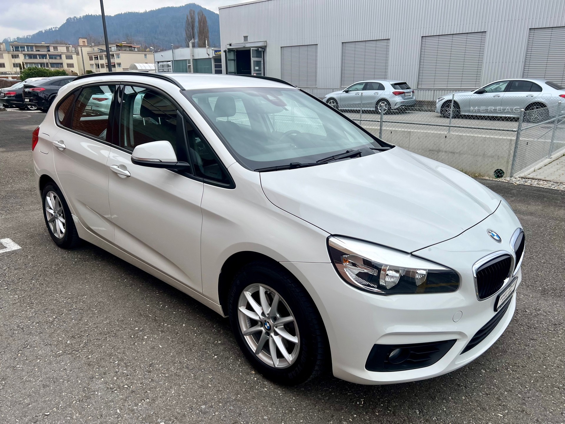 BMW 2.0 Diesel Active Tourer-showroom-element-3