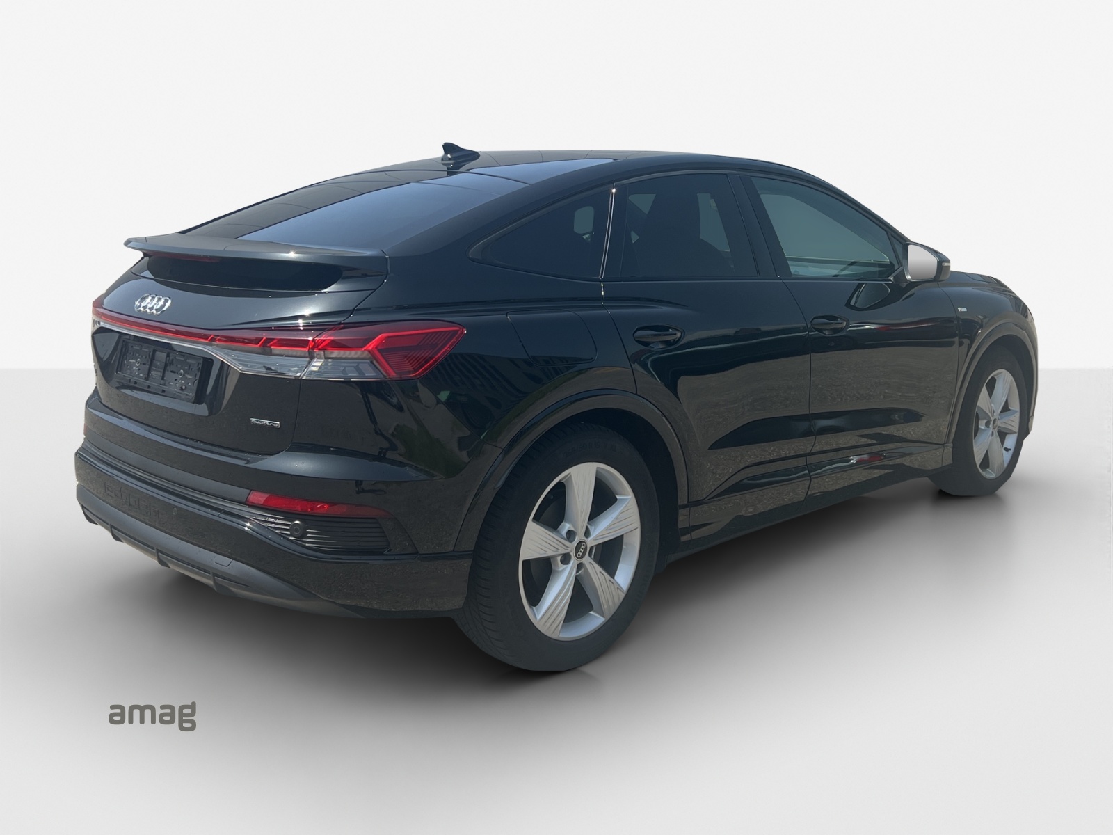 AUDI Q4 Sportback e-tron 50 quattro-image-4