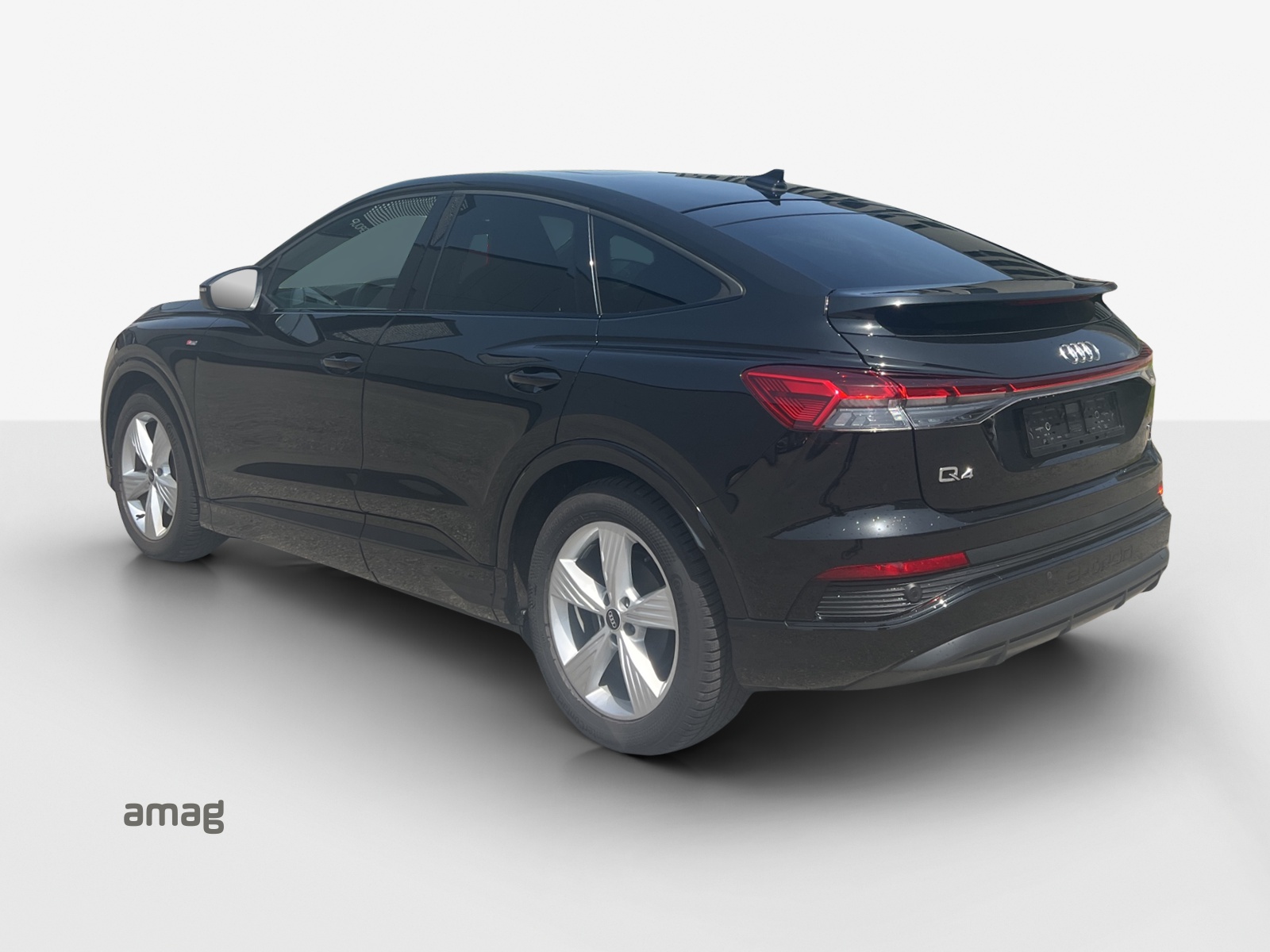 AUDI Q4 Sportback e-tron 50 quattro-showroom-element-2