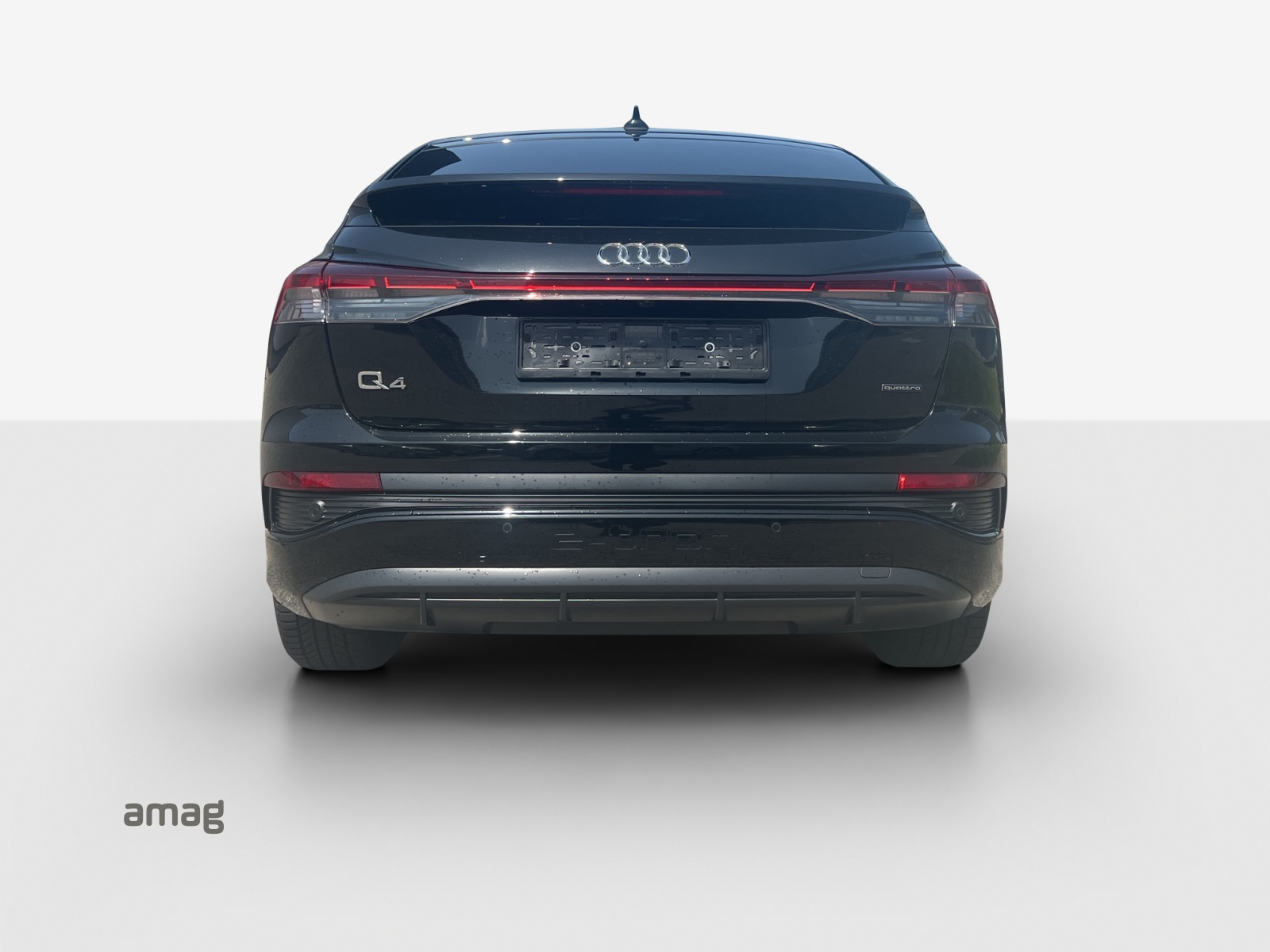 AUDI Q4 Sportback e-tron 50 quattro-showroom-element-3