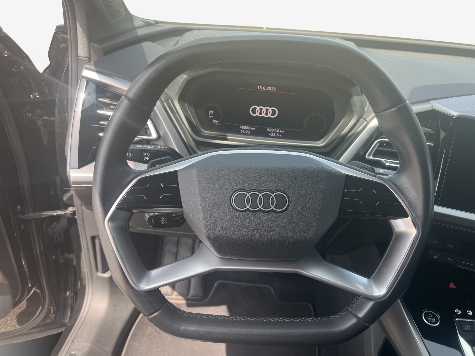 AUDI Q4 Sportback e-tron 50 quattro-image-9