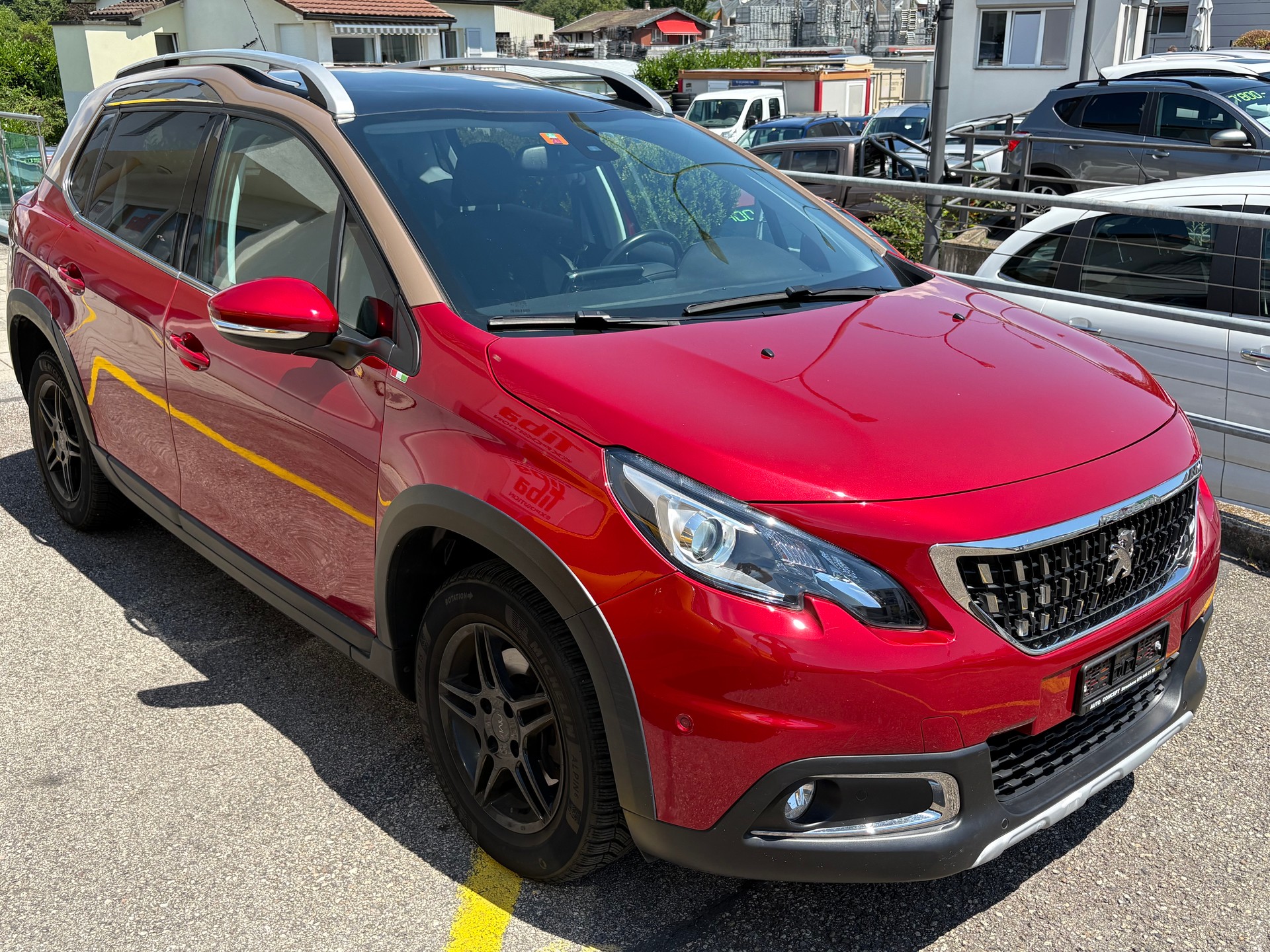 PEUGEOT 2008 1.2 PureTech Allurre EAT6-image-3