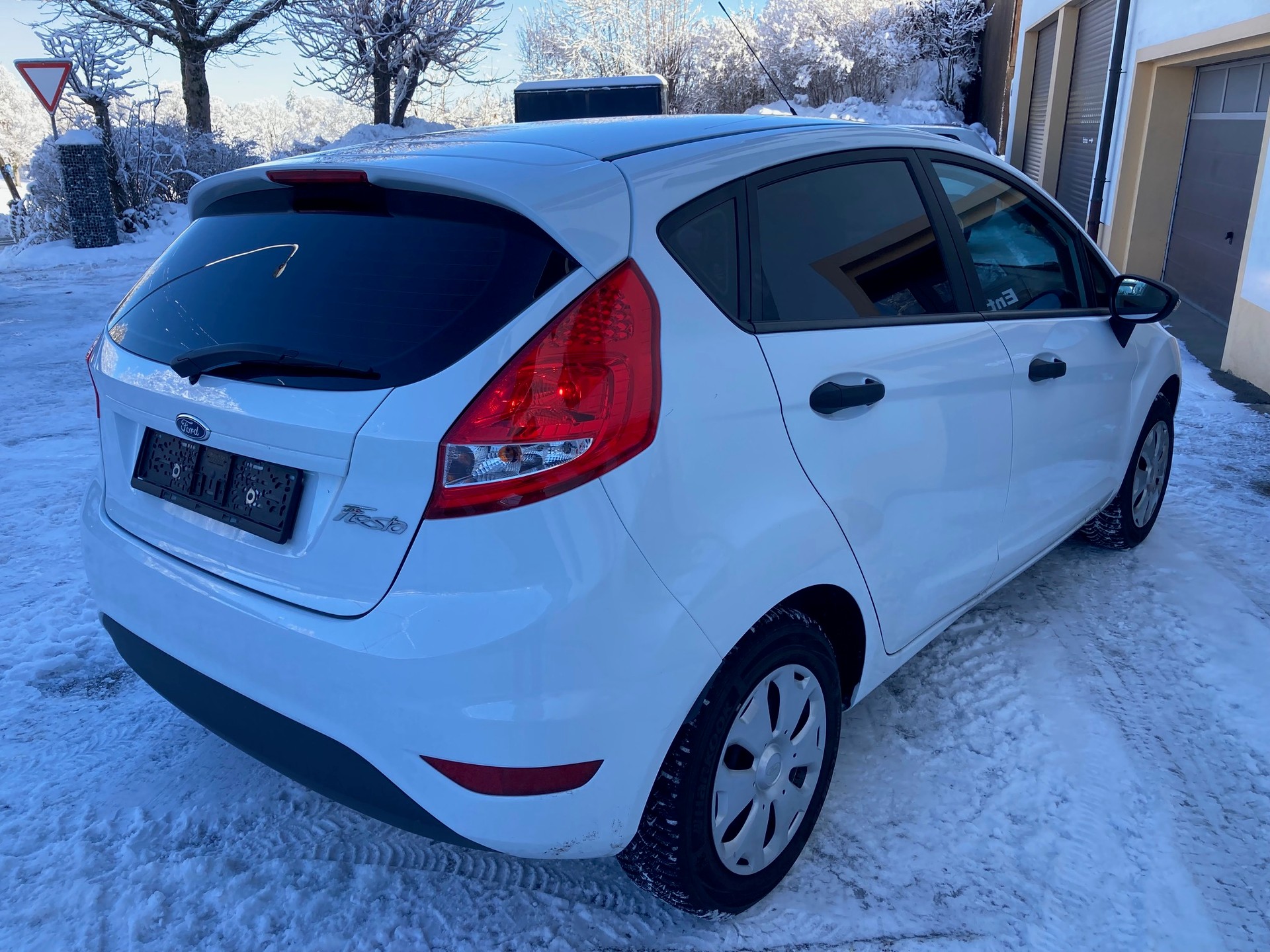 FORD Fiesta 1.25 16V Ambiente-image-2
