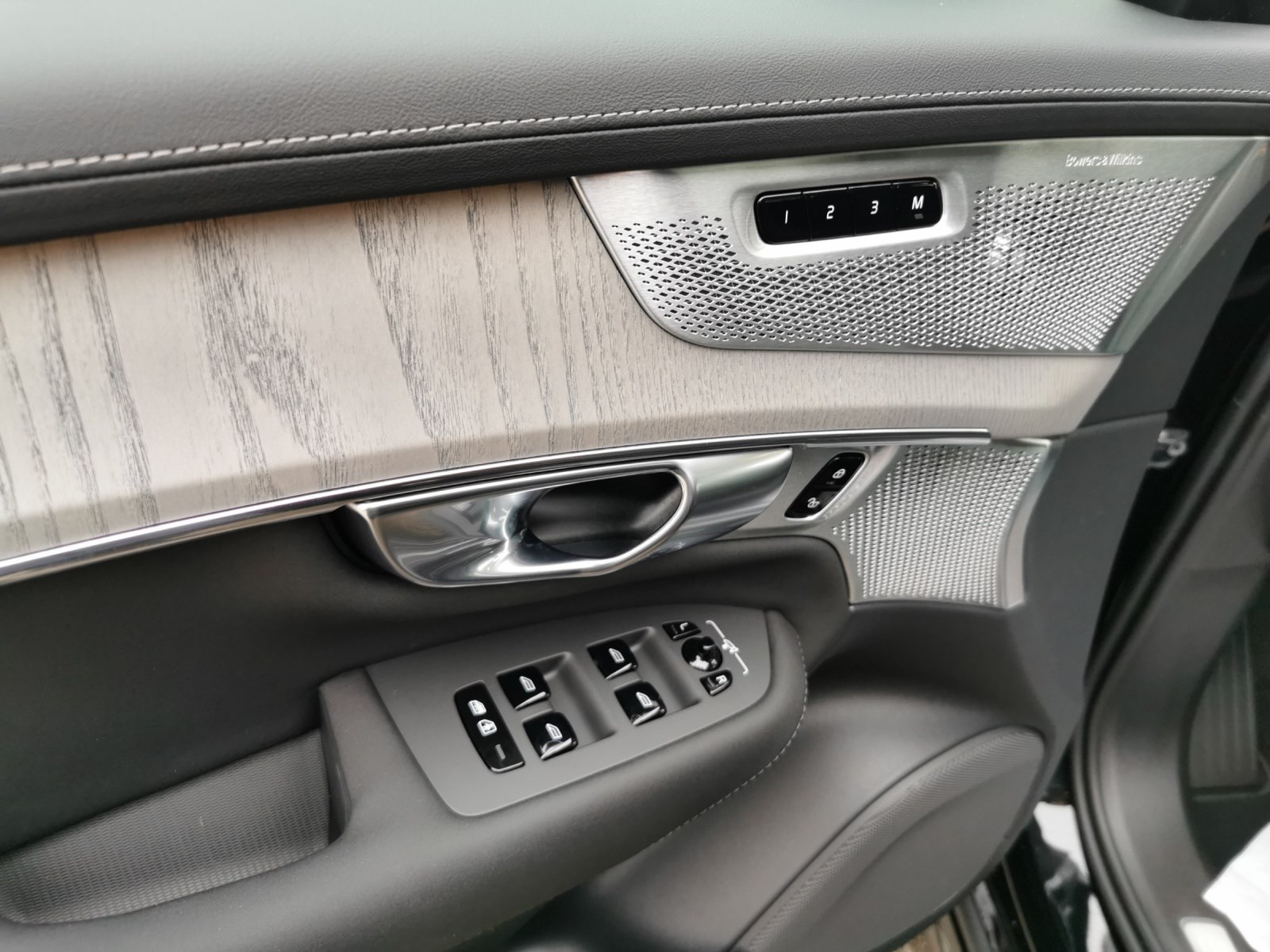 VOLVO XC90 2.0 T8 TE Ultra Dark eAWD-image-13